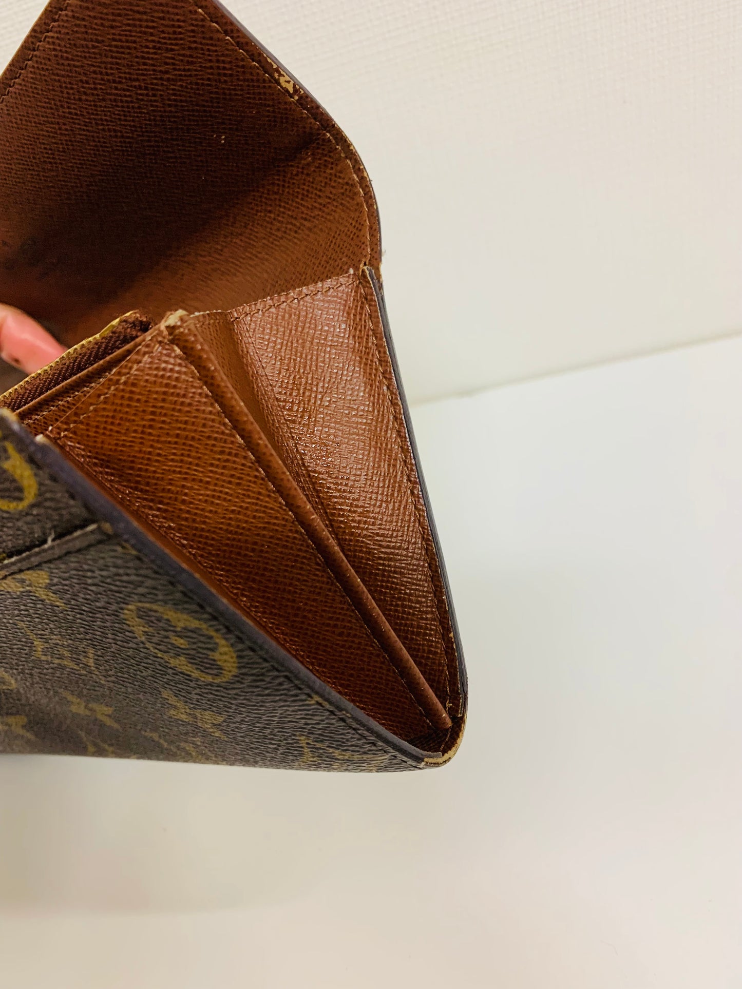 Louis Vuitton Sara Wallet 6 Card Slots