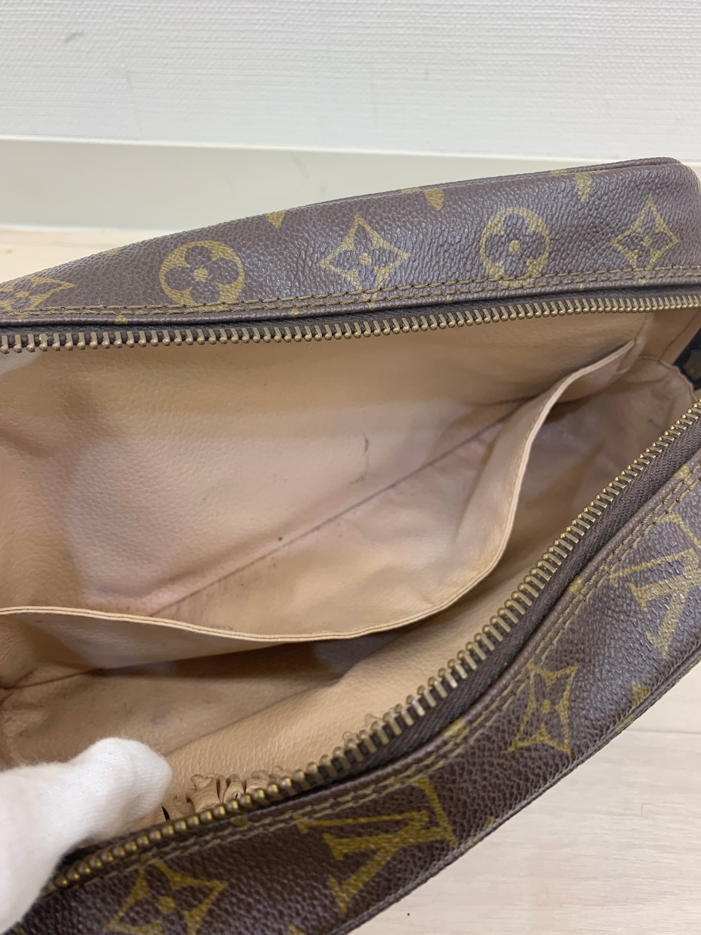 Louis Vuitton Monogram Trousse Toilette 28