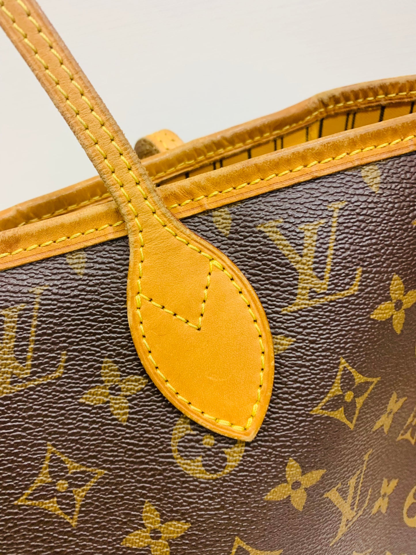 Used Louis Vuitton Limited Edition Neverful MM Mimosa with pouch