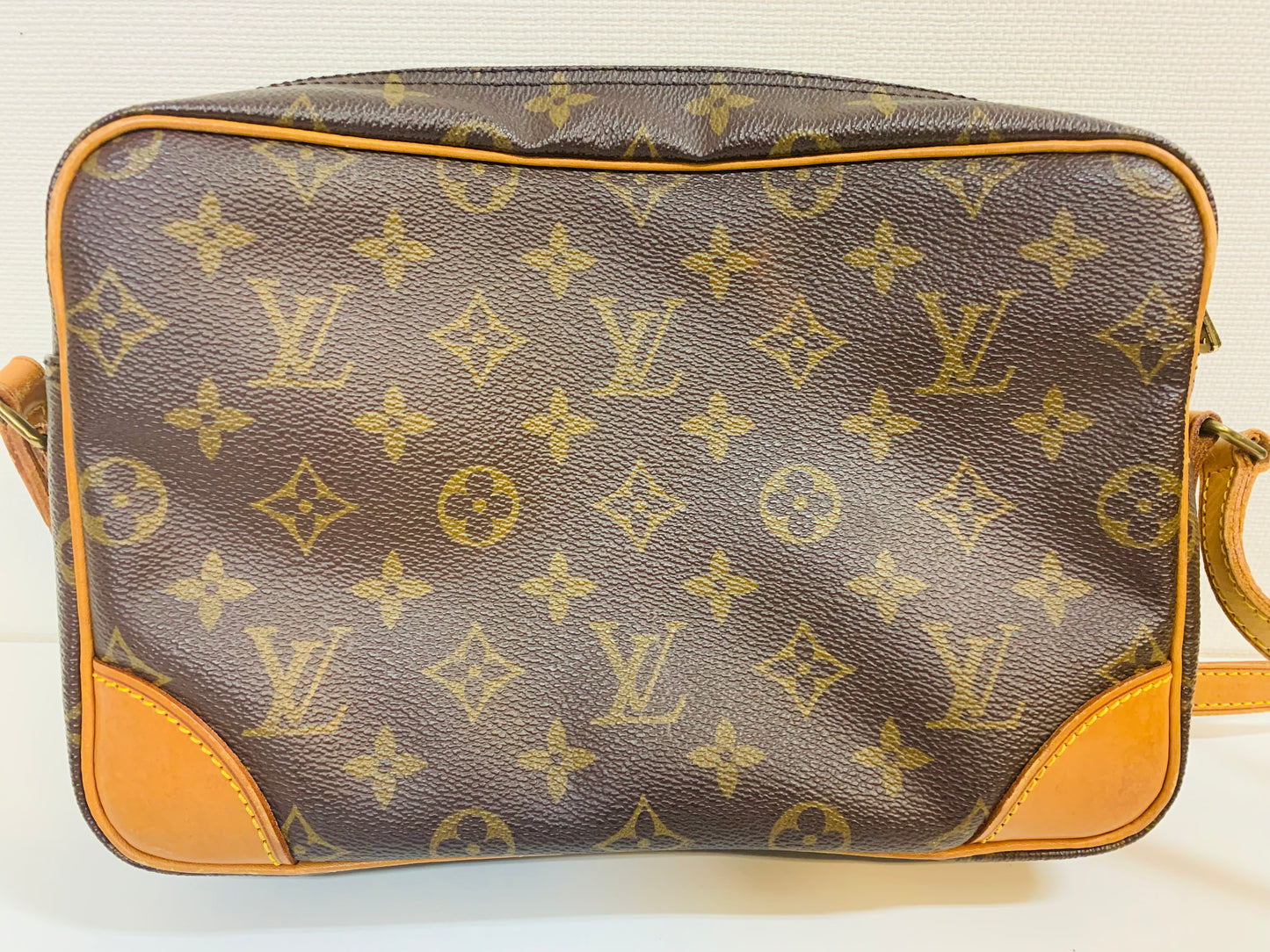 USED LOUIS VUITTON TROCADERO 27