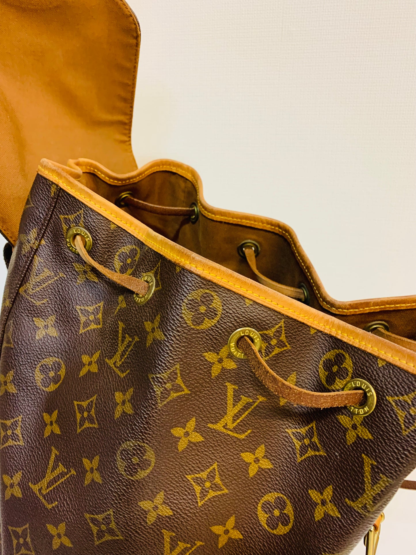 LOUIS VUITTON MONTSOURIES GM