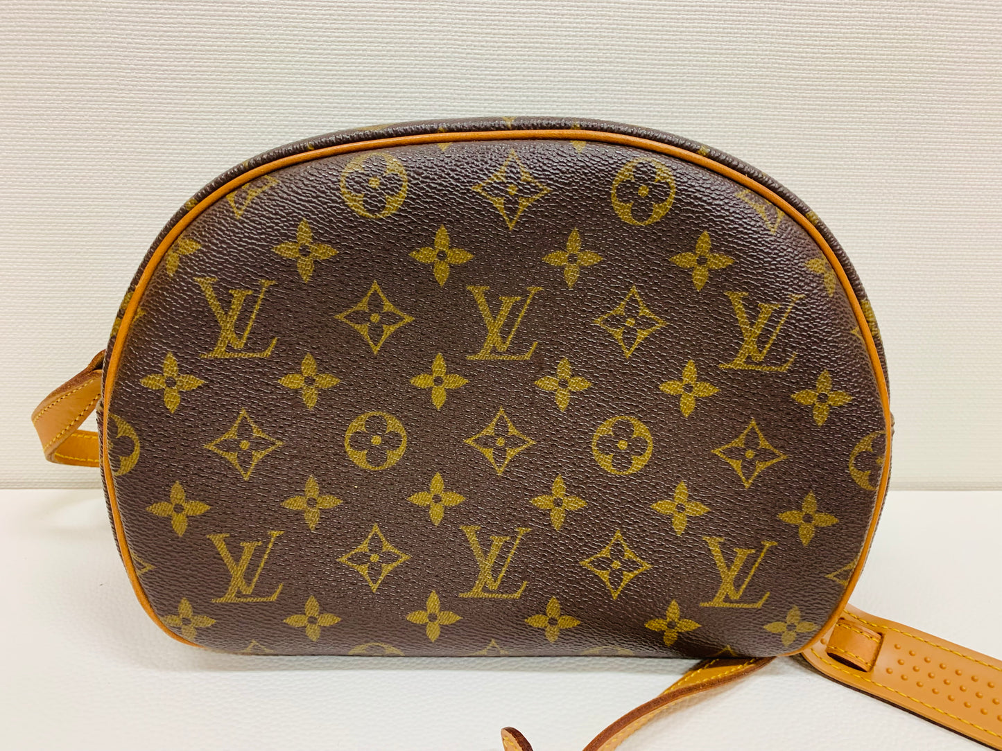 USED LOUIS VUITTON BLOIS