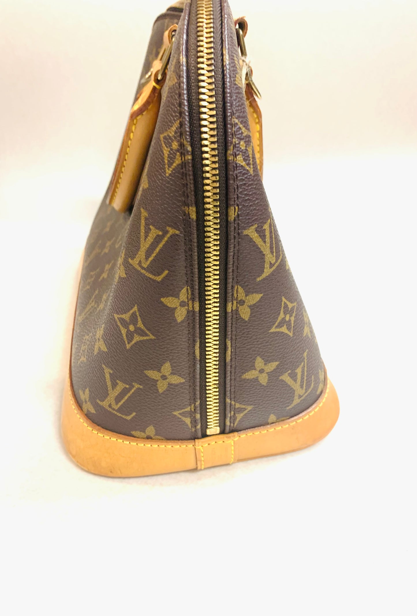 LOUIS VUITTON Monogram Alma PM