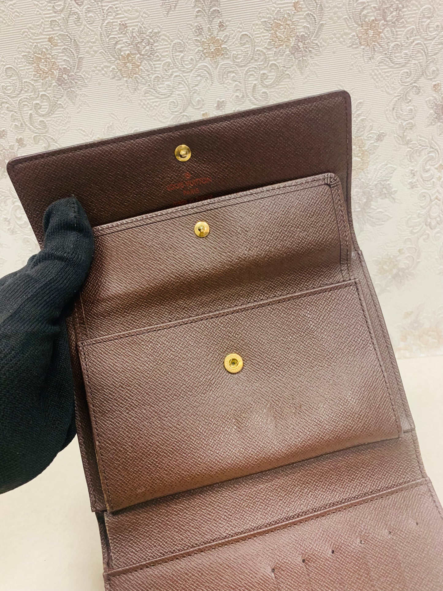 Louis Vuitton Damier Ebene Porte-Monnaie Billets Tresor Wallet