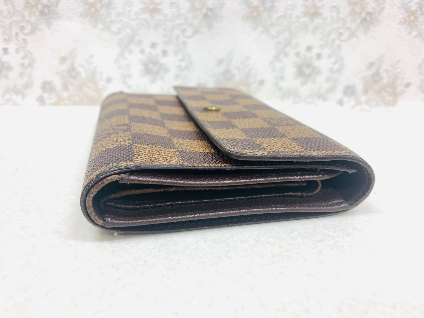 Louis Vuitton Damier Ebene Porte-Monnaie Billets Tresor Wallet
