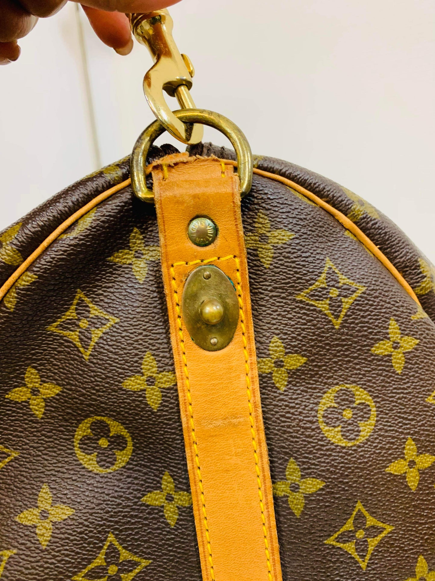 USED LOUIS VUITTON KEEPAL BANDOULIERE 60