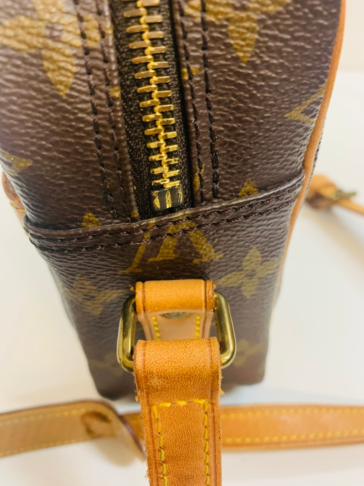 USED LOUIS VUITTON TROCADERO 27