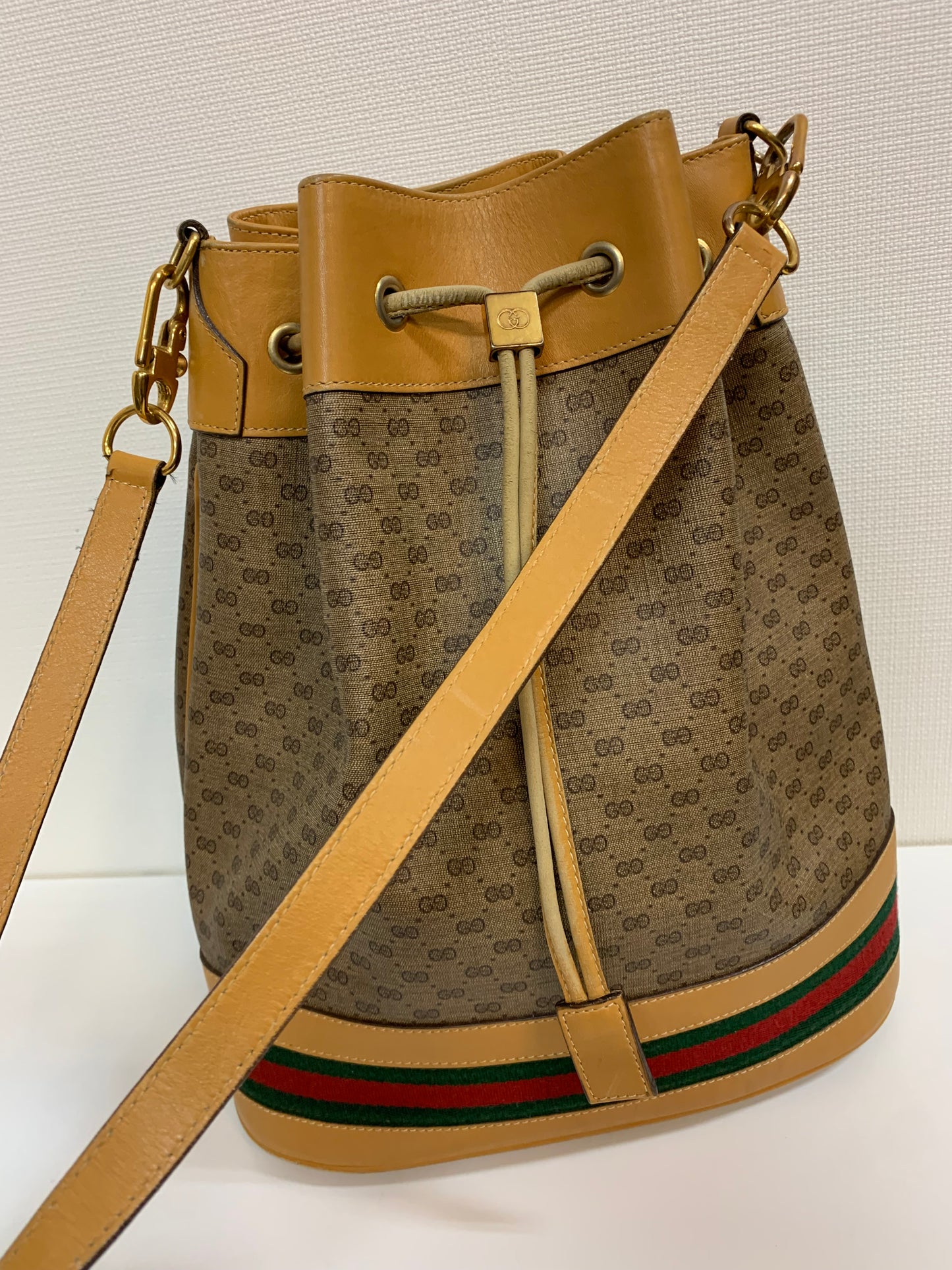 USED VINTAGE GUCCI SHERRY LINE BUCKET shoulder bag