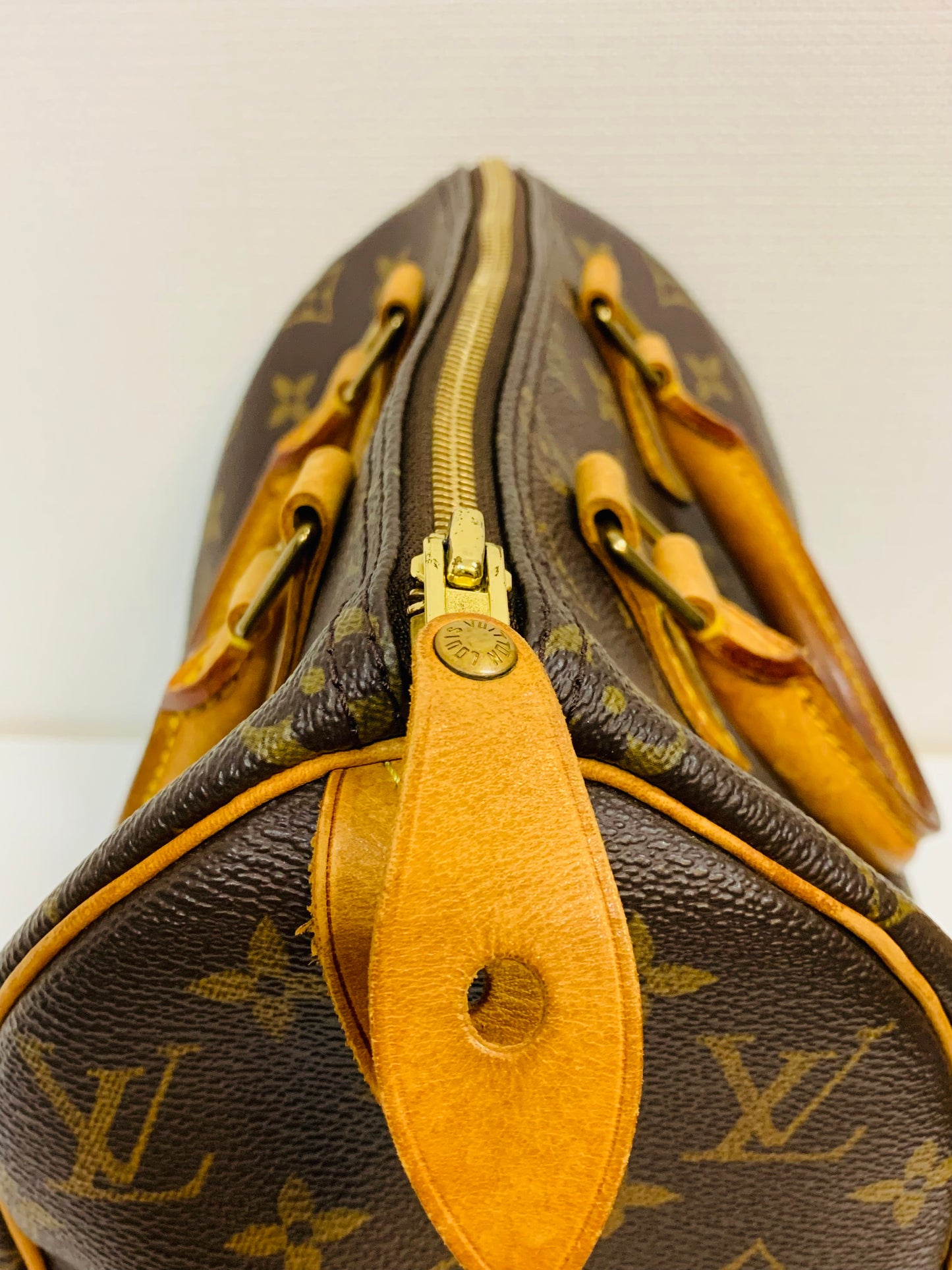 USED LOUIS VUITTON SPEEDY 25