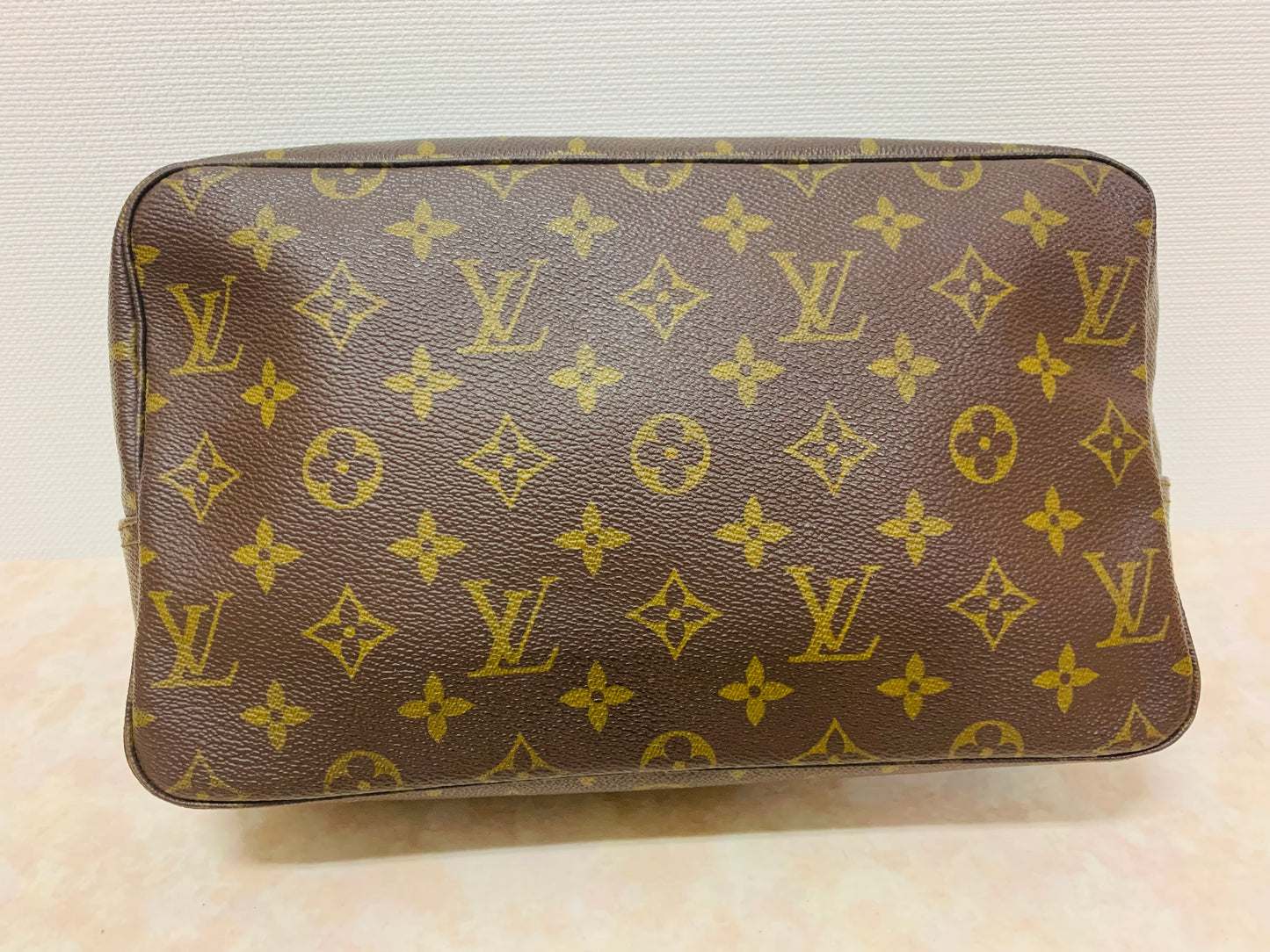 LOUIS VUITTON TROUSSE 28