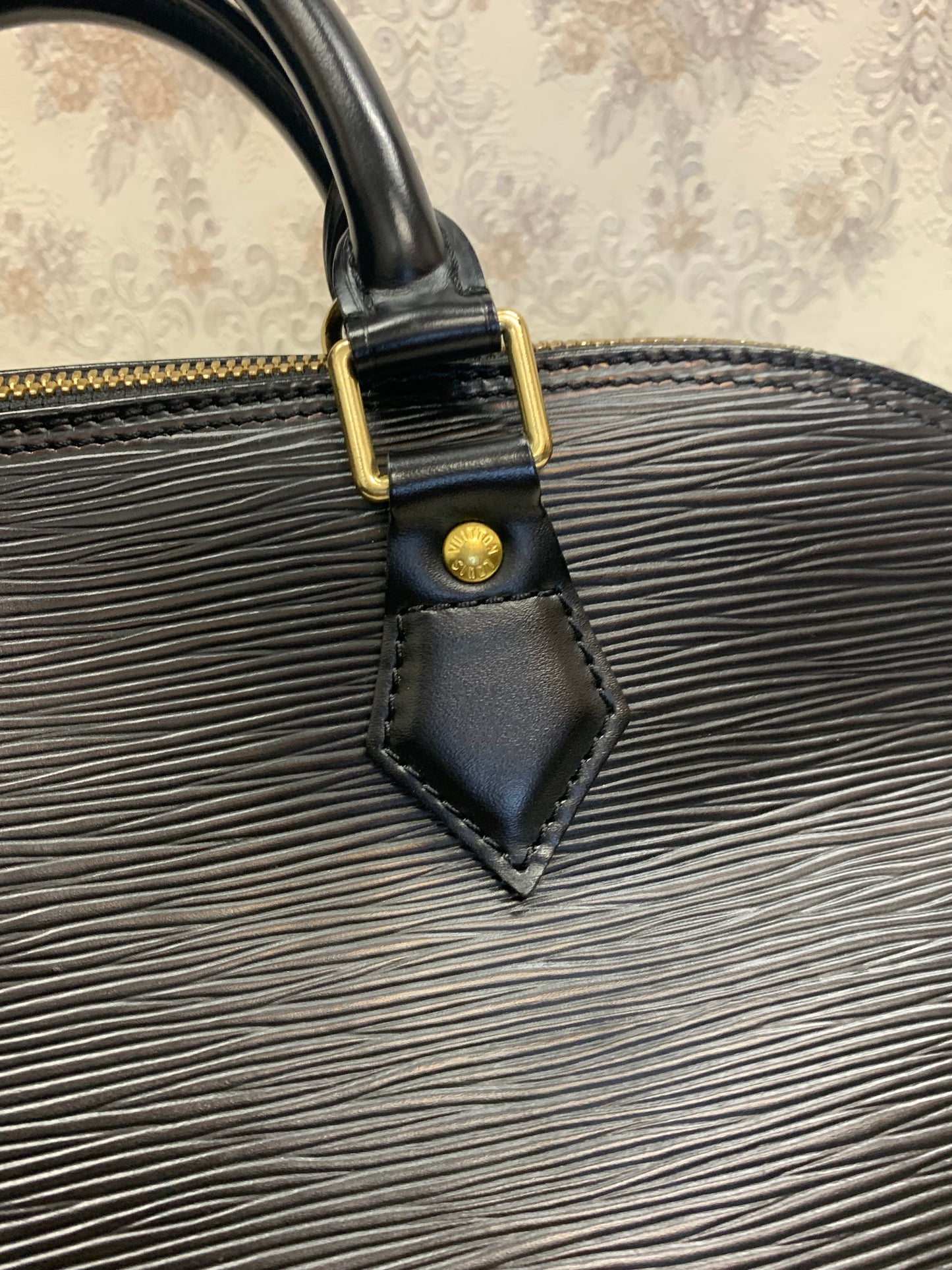 Louis Vuitton  Alma PM Epi Noir