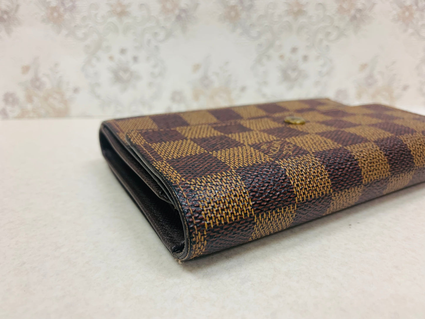 Louis Vuitton Damier Ebene Porte-Monnaie Billets Tresor Wallet