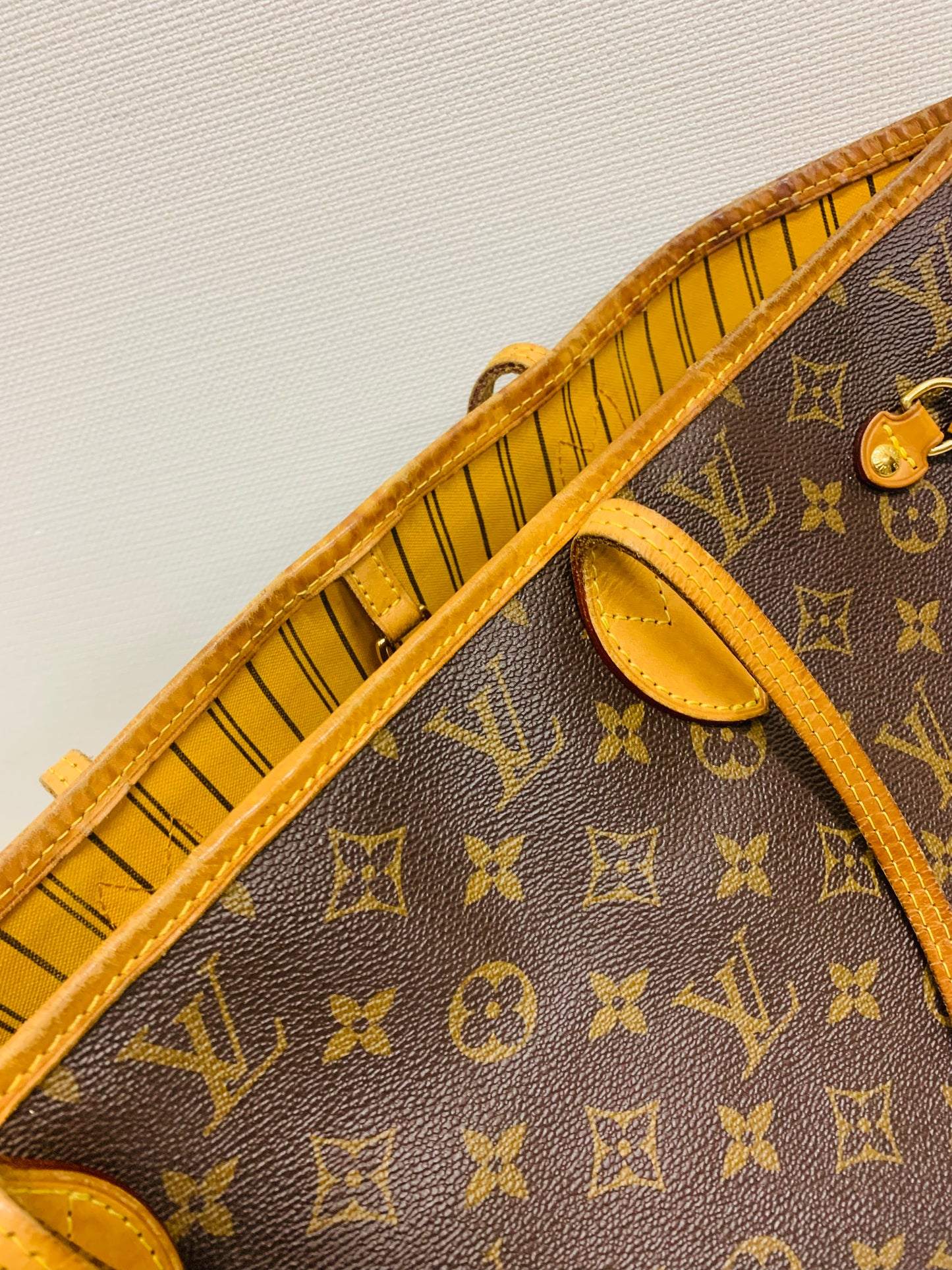 Used Louis Vuitton Limited Edition Neverful MM Mimosa with pouch