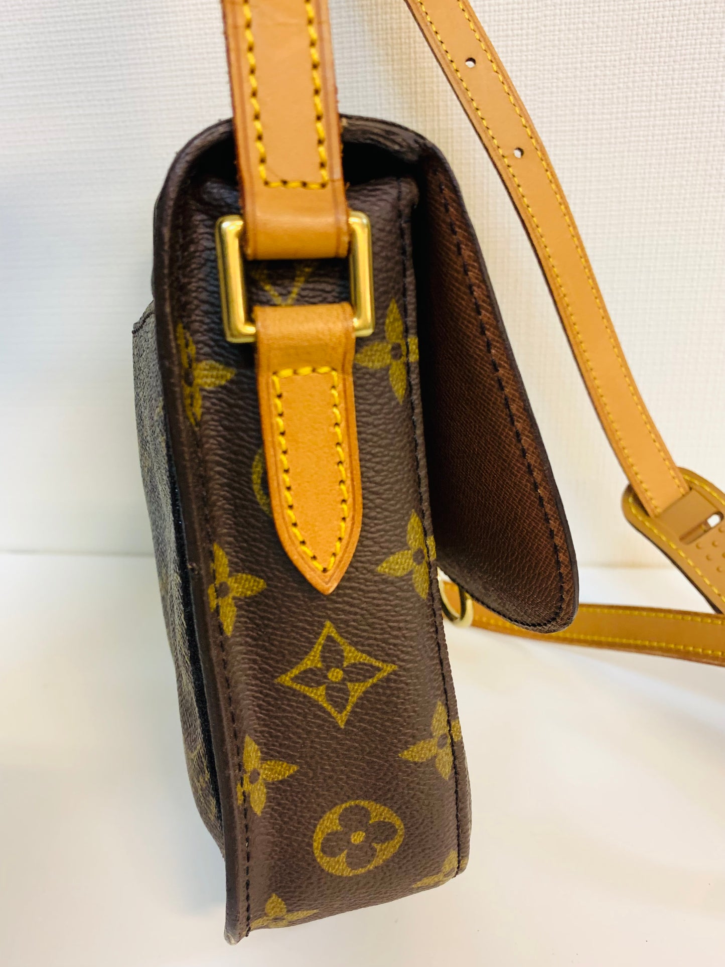 LOUIS VUITTON Saint Cloud MM Monogram