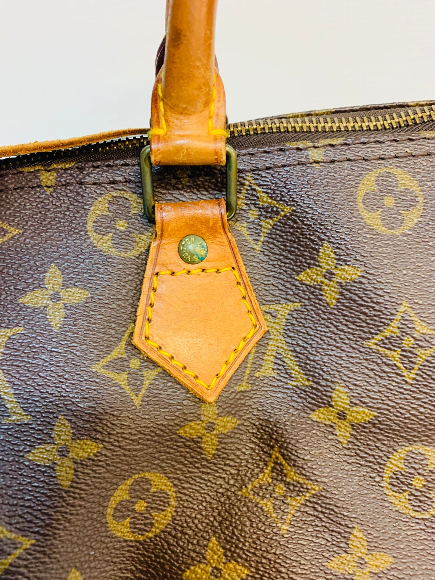 LOUIS VUITTON Speedy 30