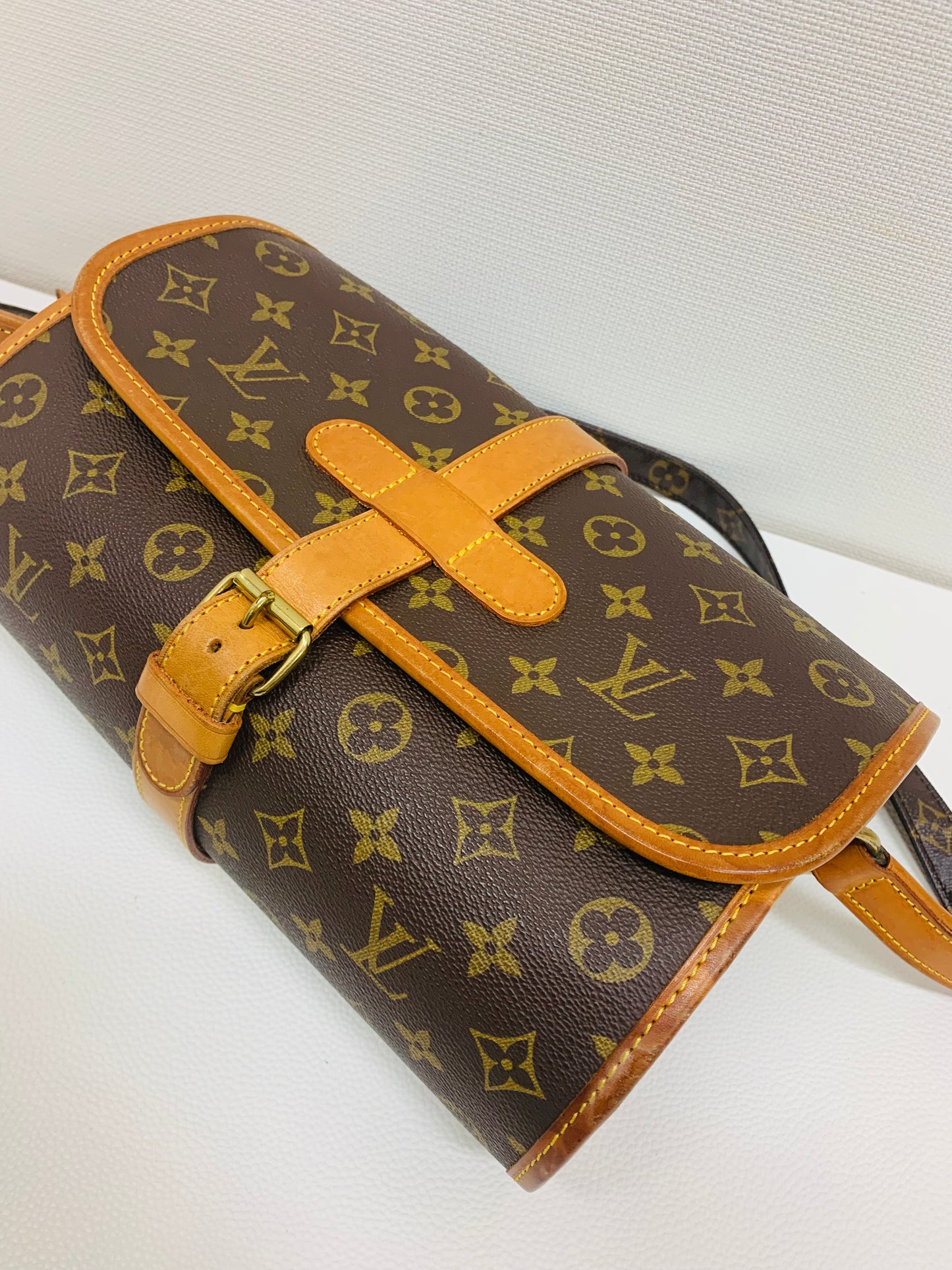 USED LOUIS VUITTON MARNE