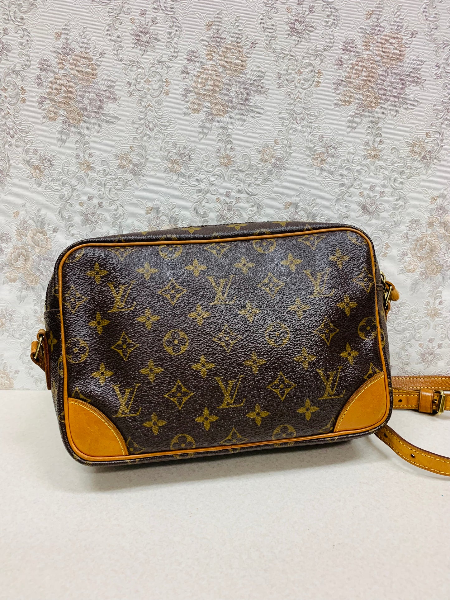 Louis Vuitton Monogram Trocadéro 27
