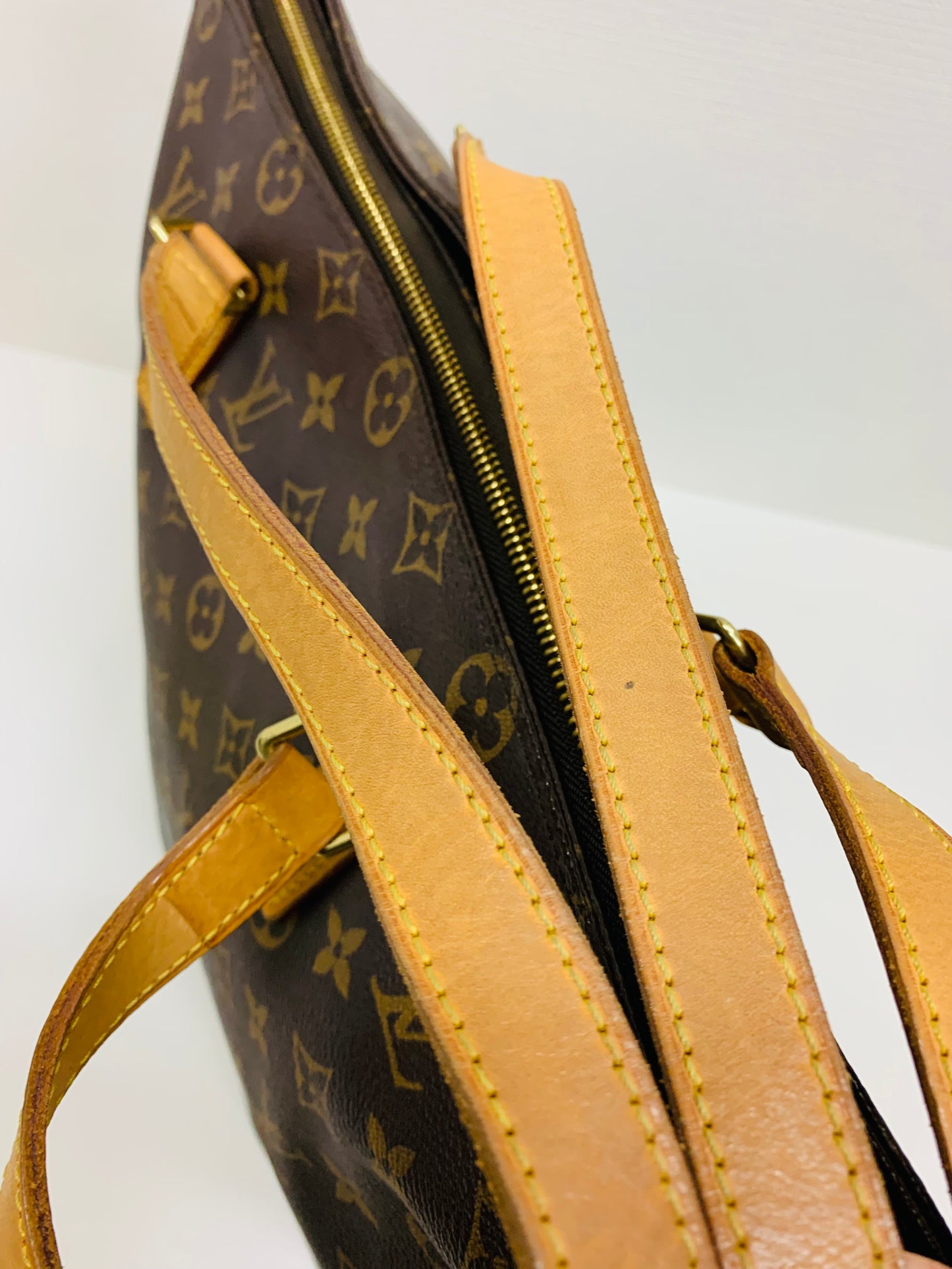 Used Louis Vuitton Cabas Mezzo