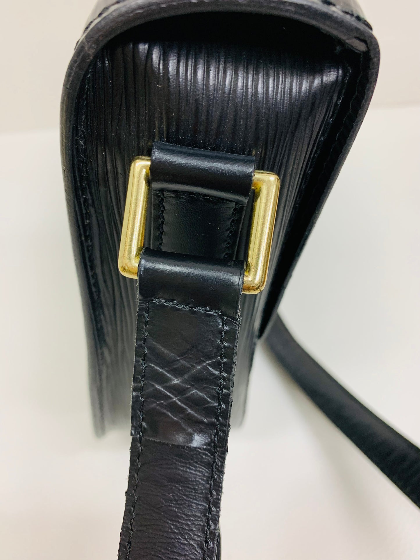 Use Louis Vuitton Epi Saint Cloud Noir