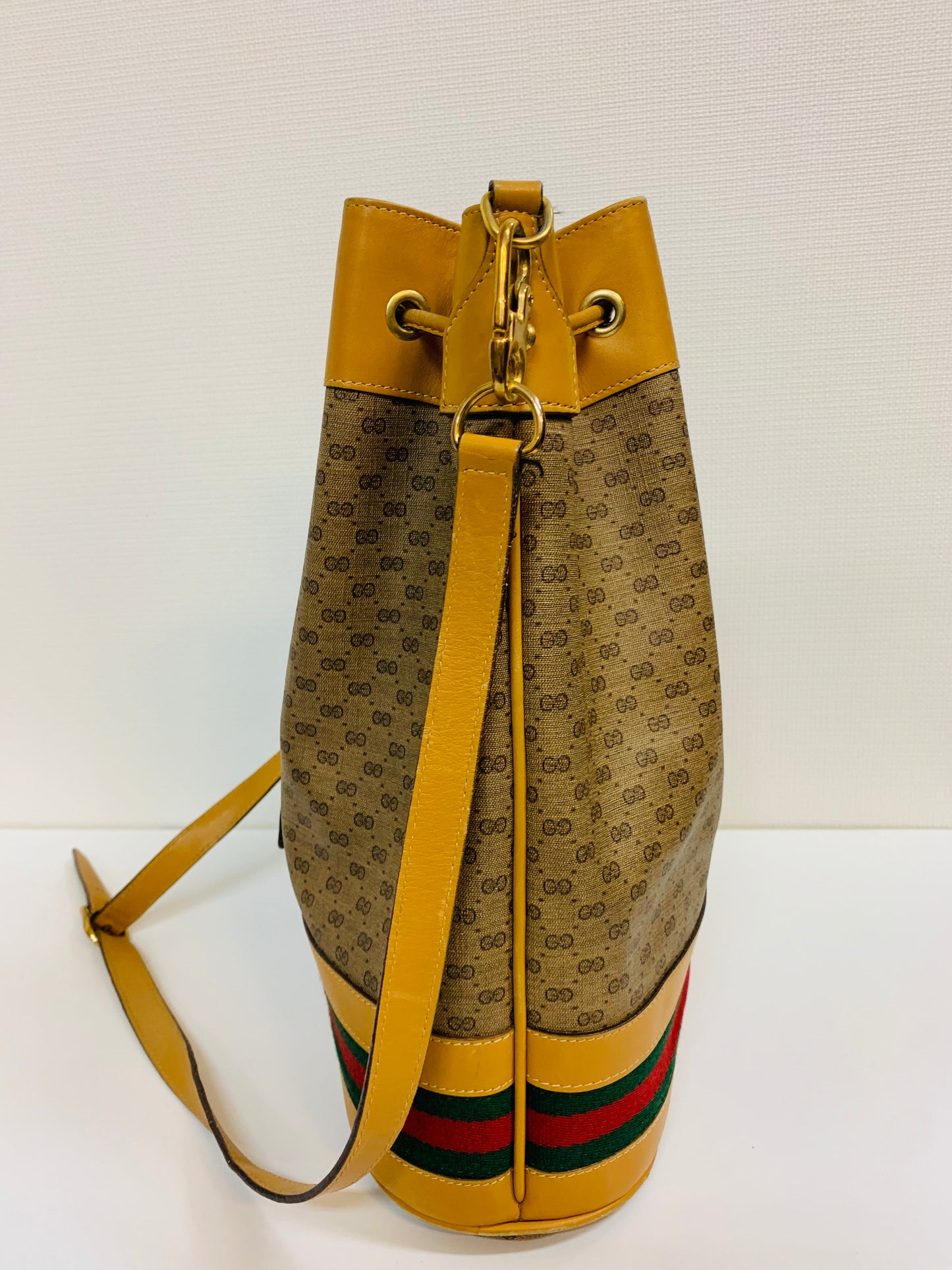 USED VINTAGE GUCCI SHERRY LINE BUCKET shoulder bag