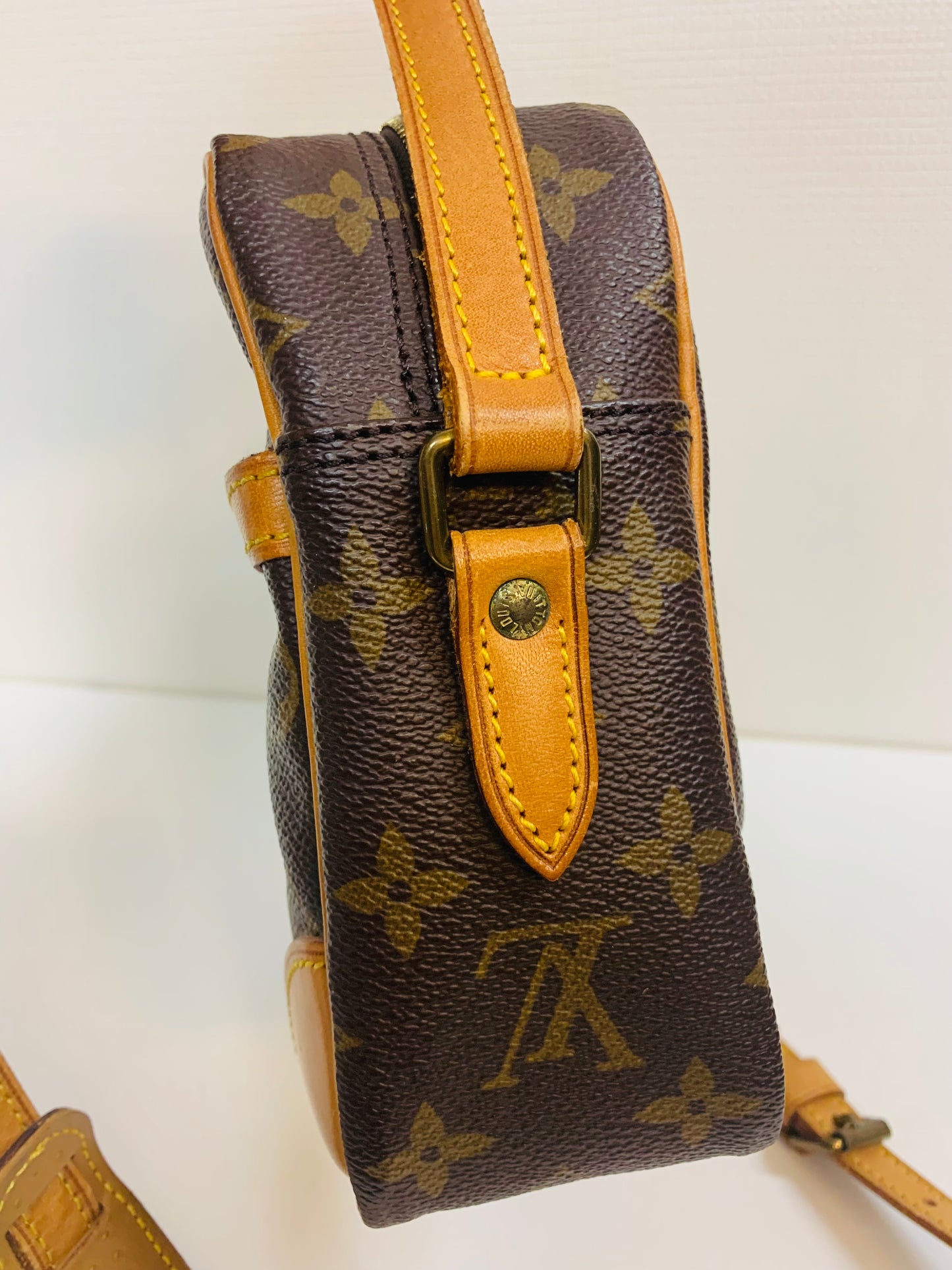 USED LOUIS VUITTON TROCADERO 27