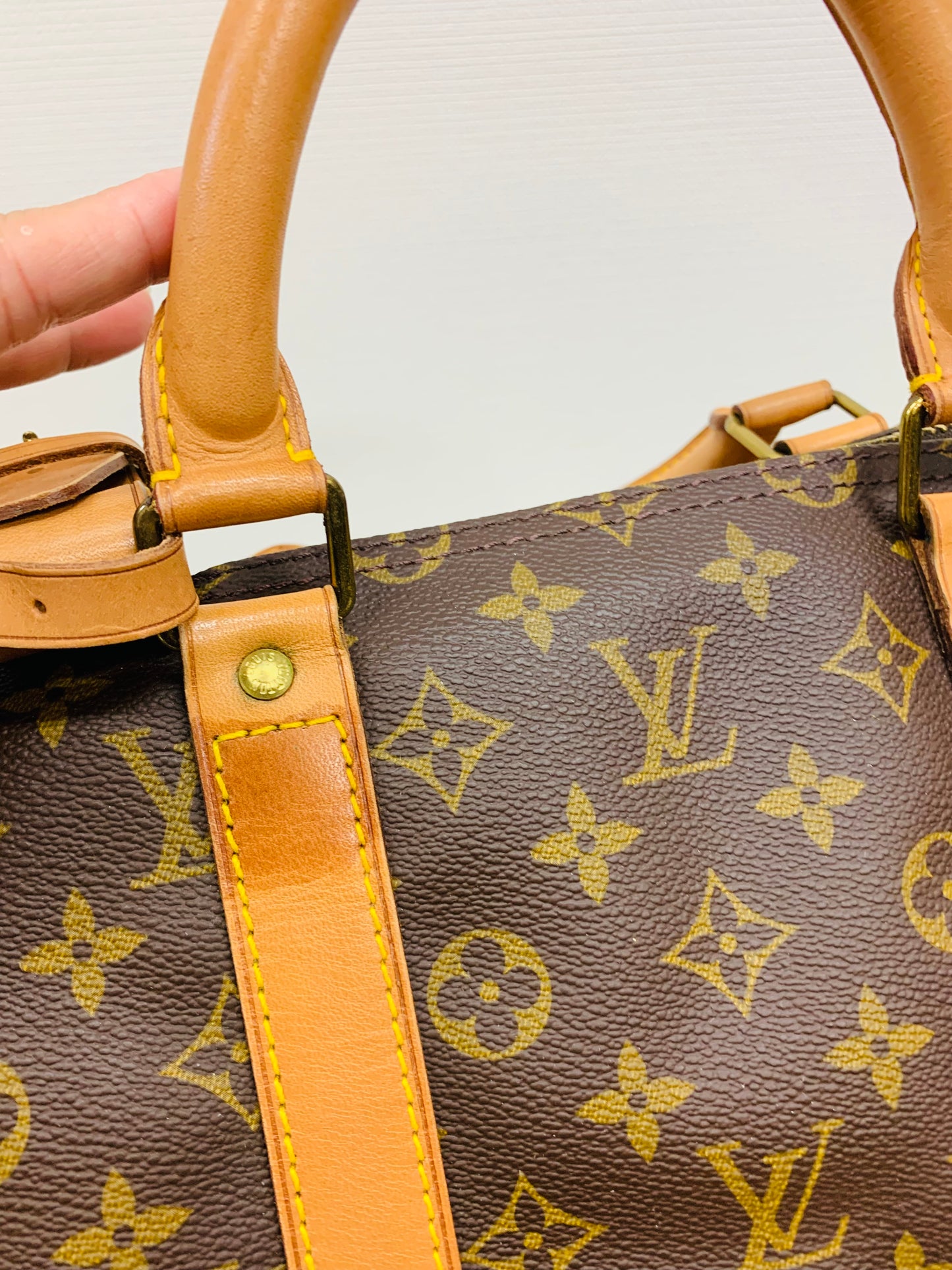 USED LOUIS VUITTON KEEPAL 55 BANDOULIERE