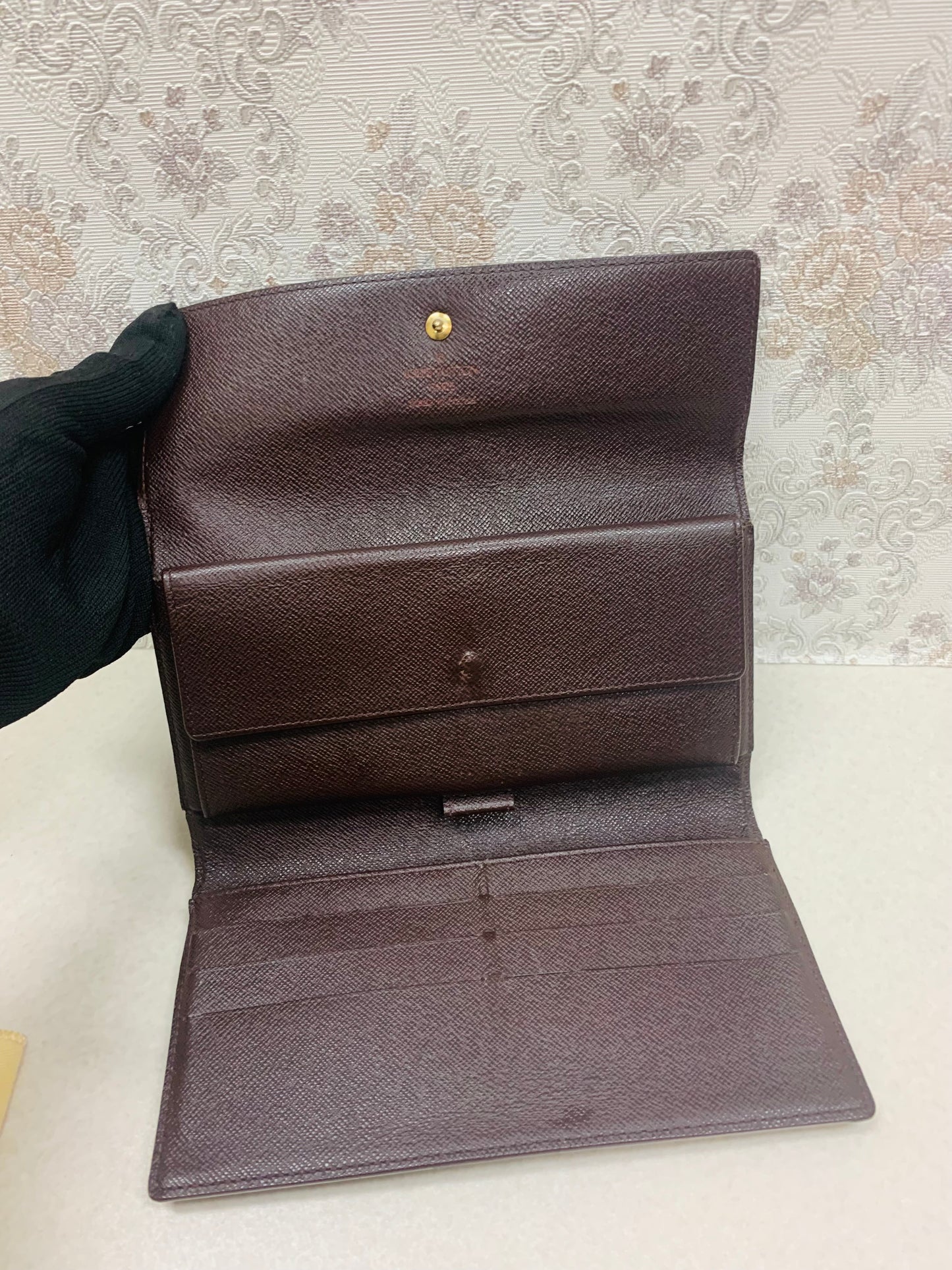 Louis Vuitton Damier Ebene International Tri-Fold Wallet