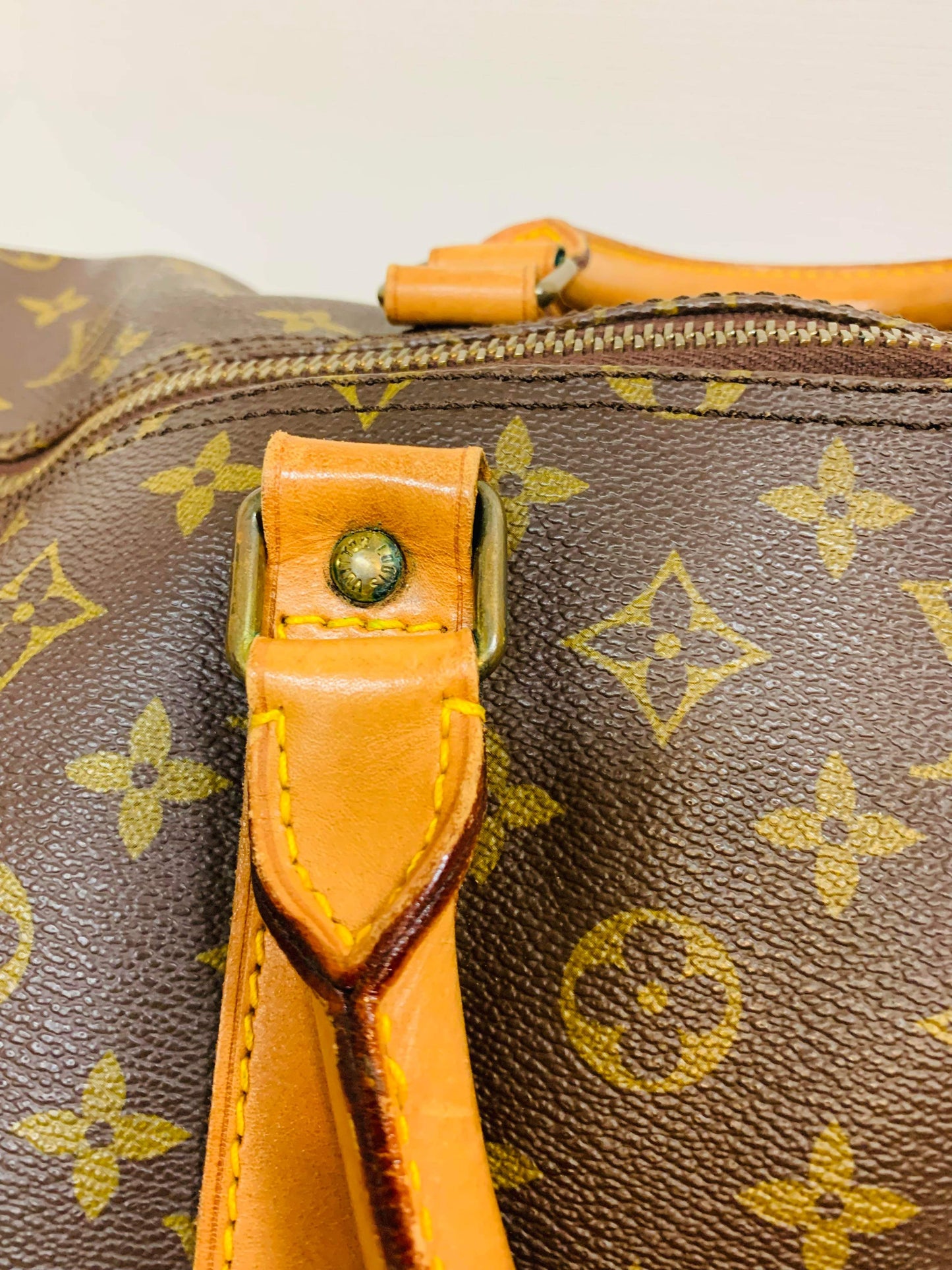 USED LOUIS VUITTON KEEPAL BANDOULIERE 60