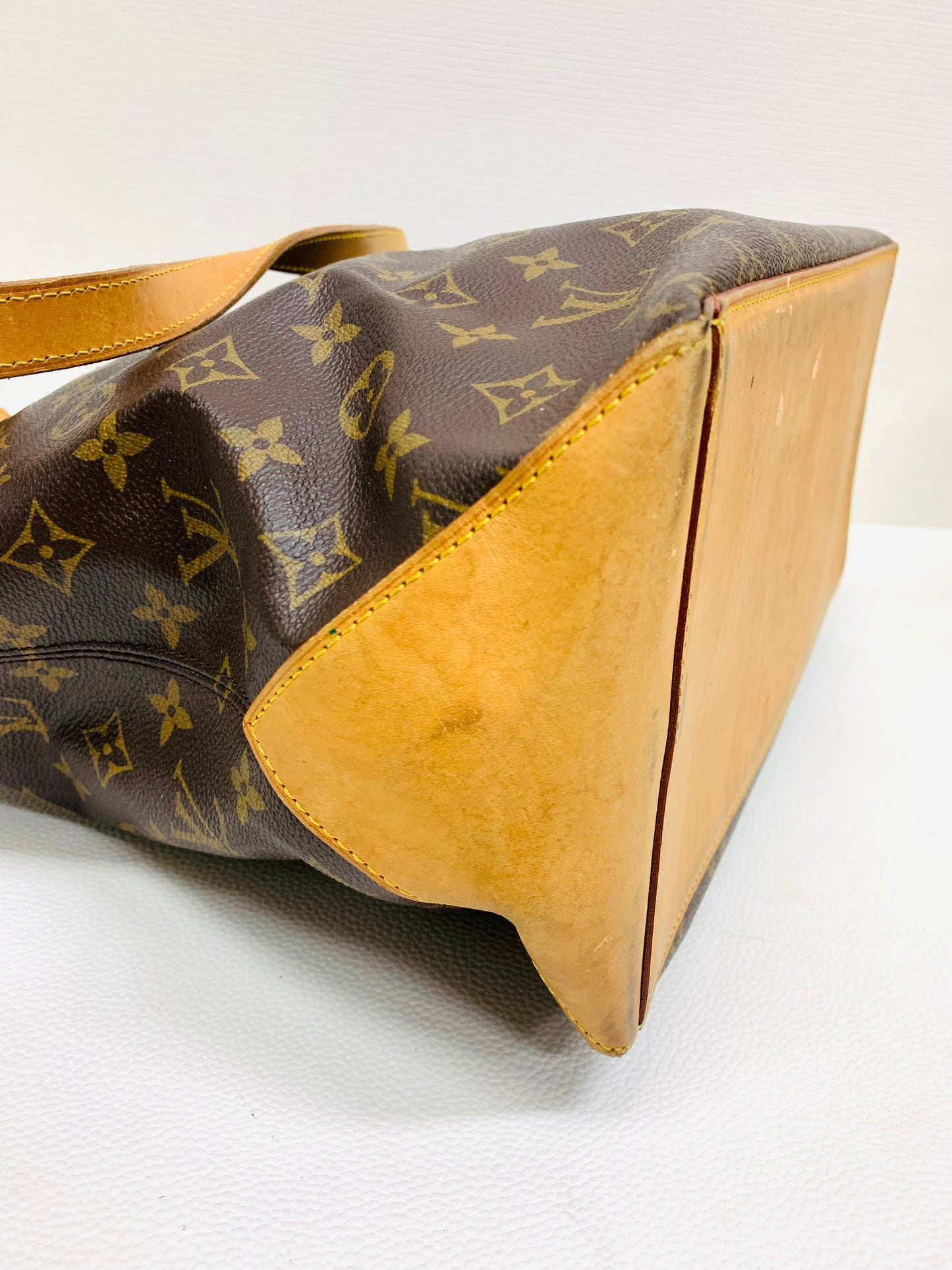 Used Louis Vuitton Cabas Mezzo