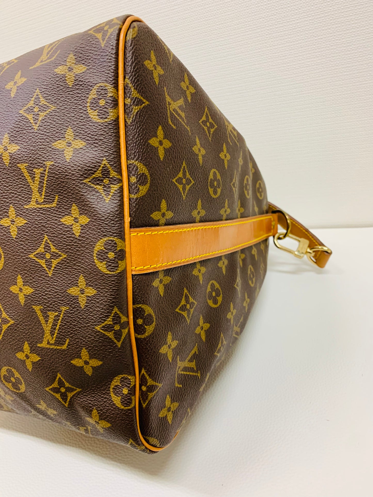 USED LOUIS VUITTON KEEPAL 55 BANDOULIERE