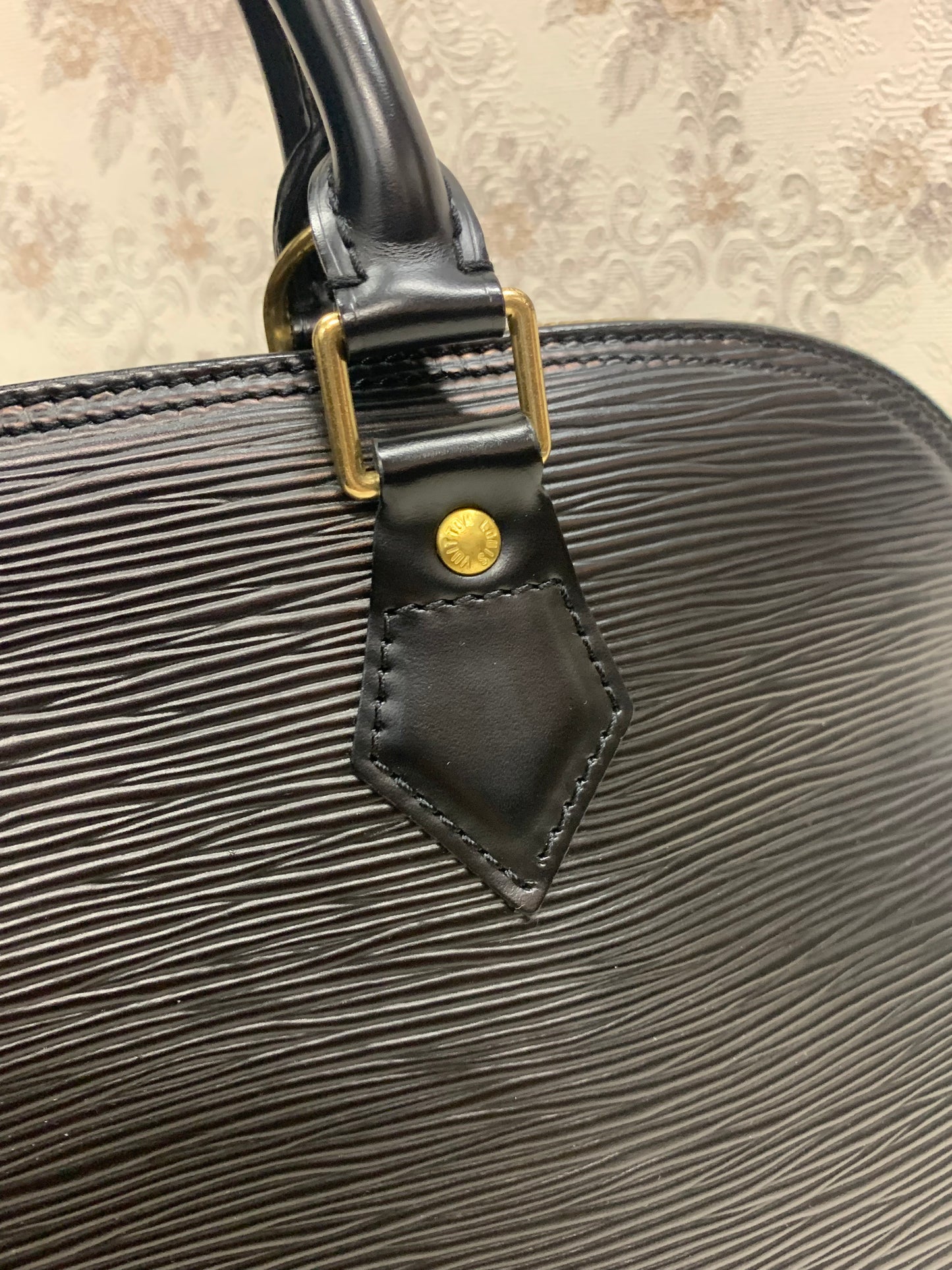 Louis Vuitton  Alma PM Epi Noir