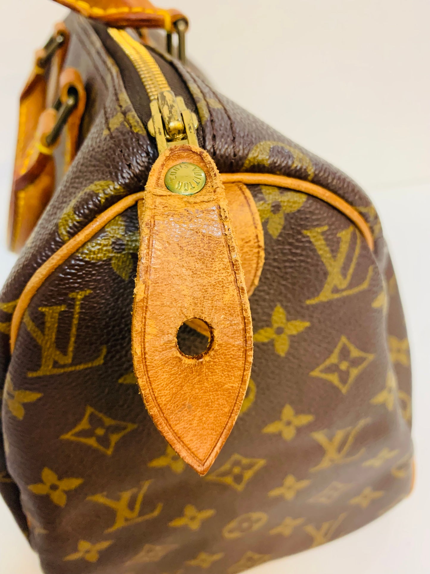 LOUIS VUITTON Speedy 30