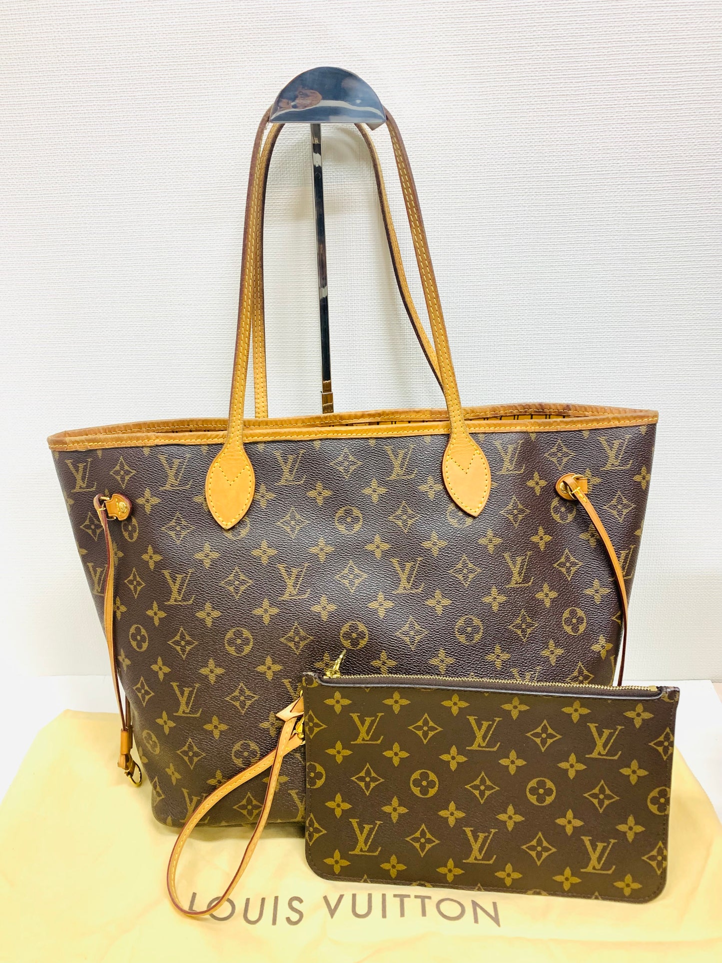 Used Louis Vuitton Limited Edition Neverful MM Mimosa with pouch