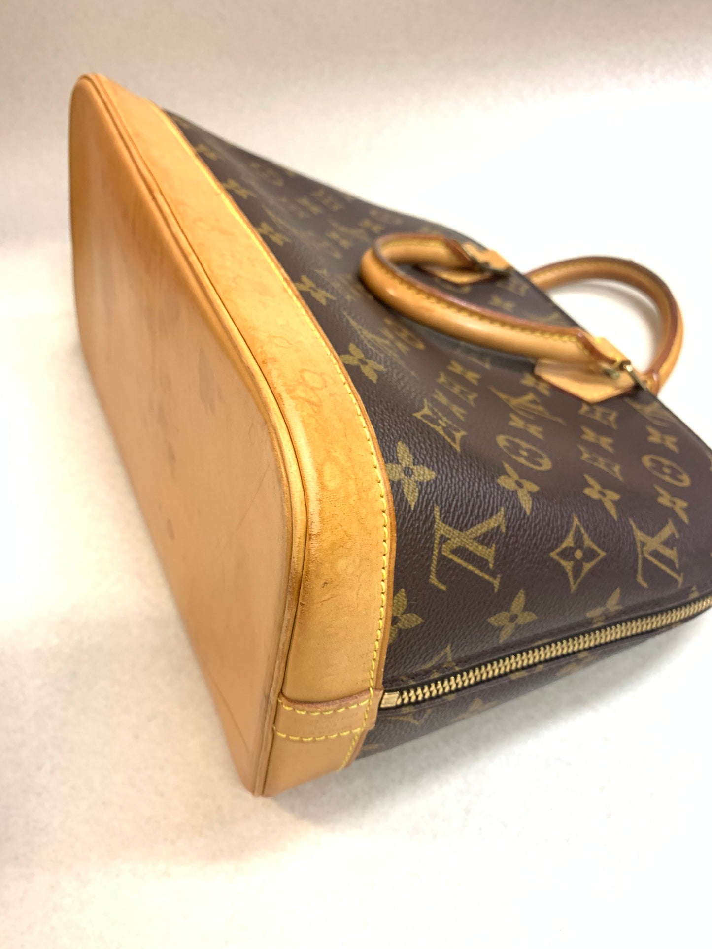 LOUIS VUITTON Monogram Alma PM