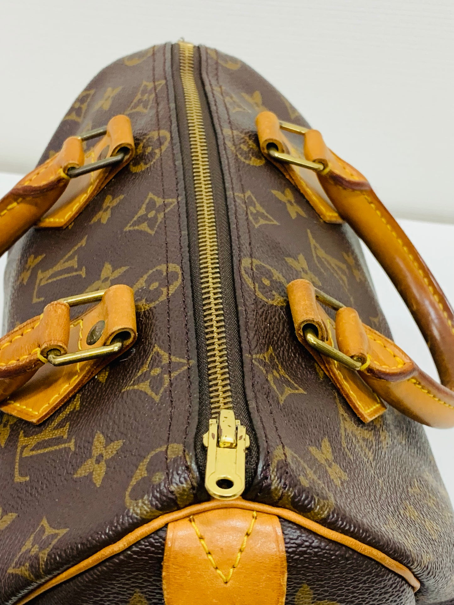 USED LOUIS VUITTON SPEEDY 25