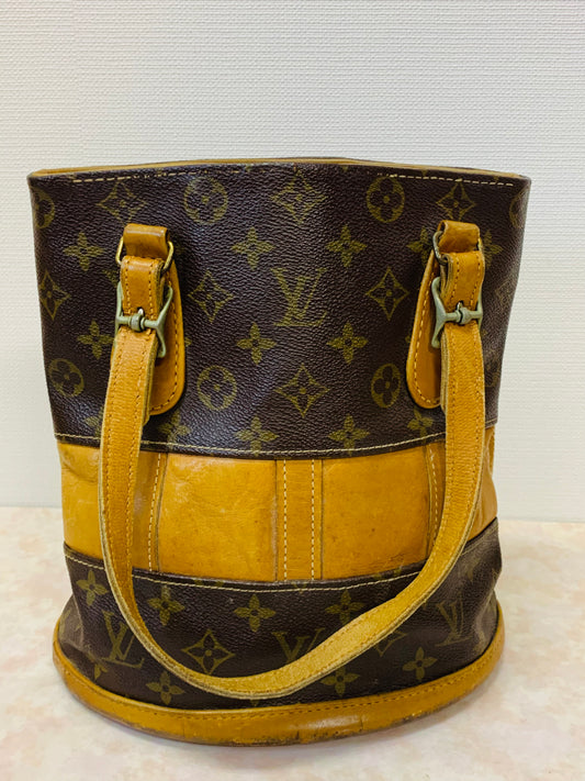 LOUIS VUITTON Bucket PM French Company