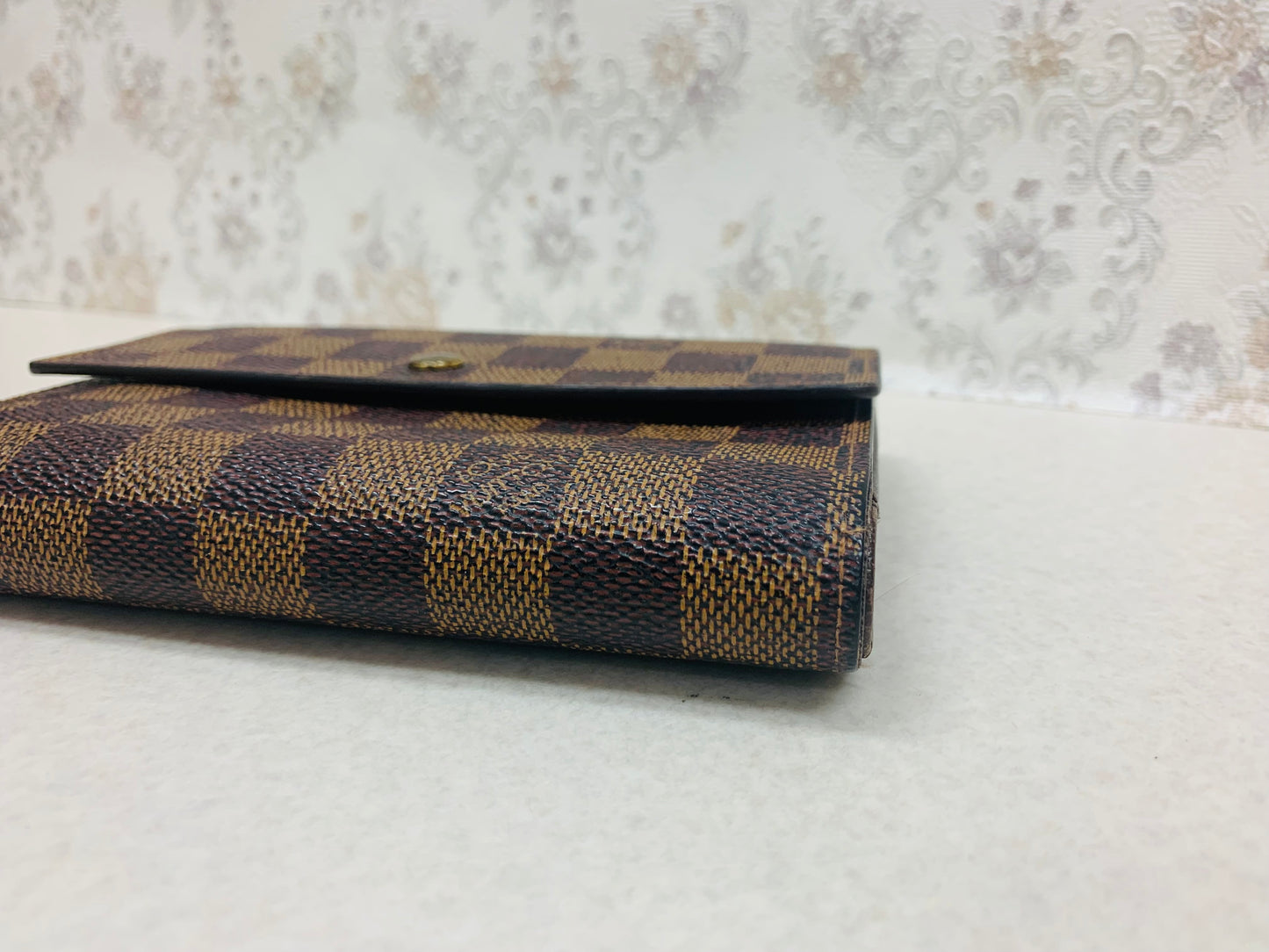 Louis Vuitton Damier Ebene Porte-Monnaie Billets Tresor Wallet