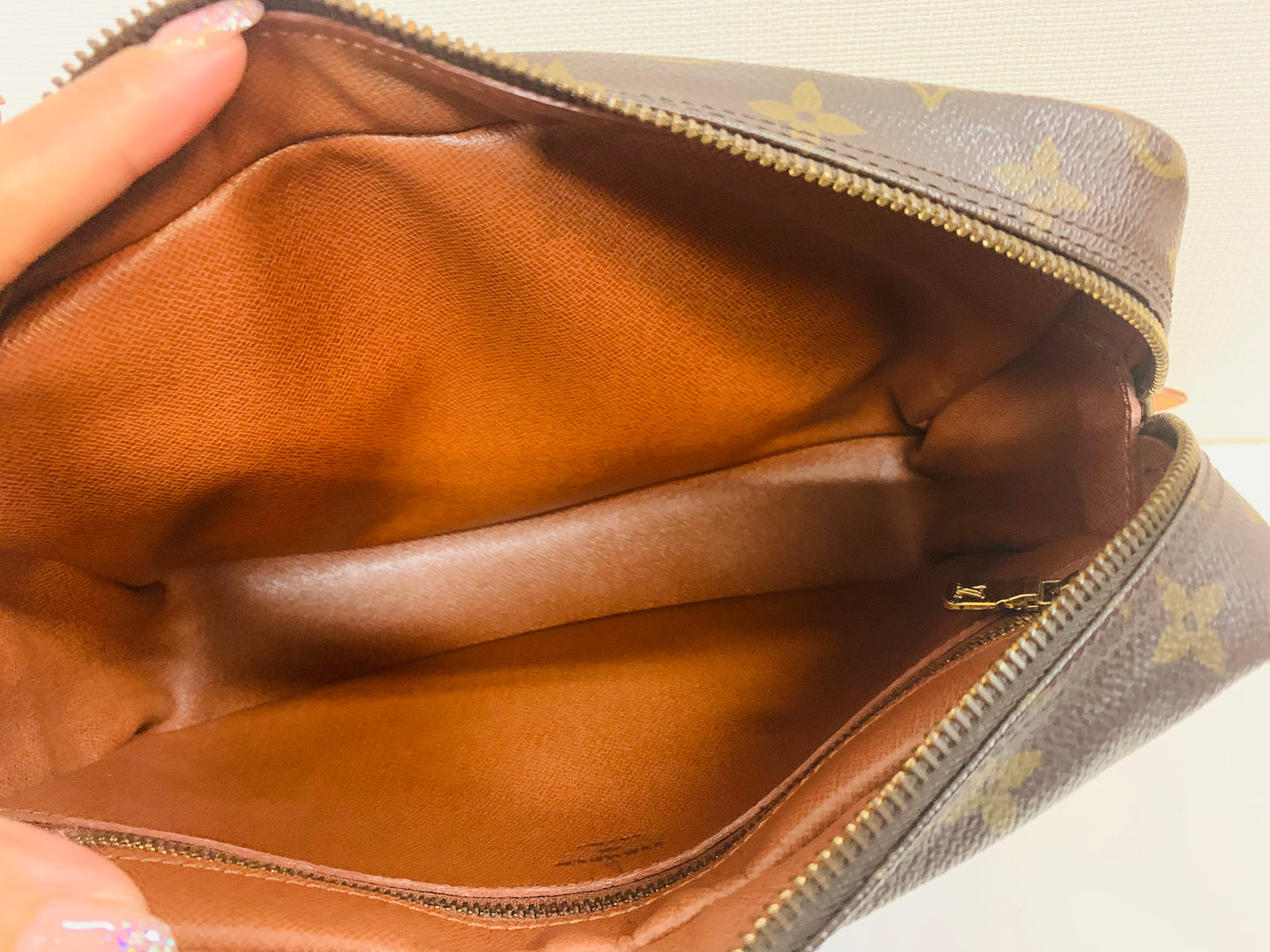 USED LOUIS VUITTON TROCADERO 27