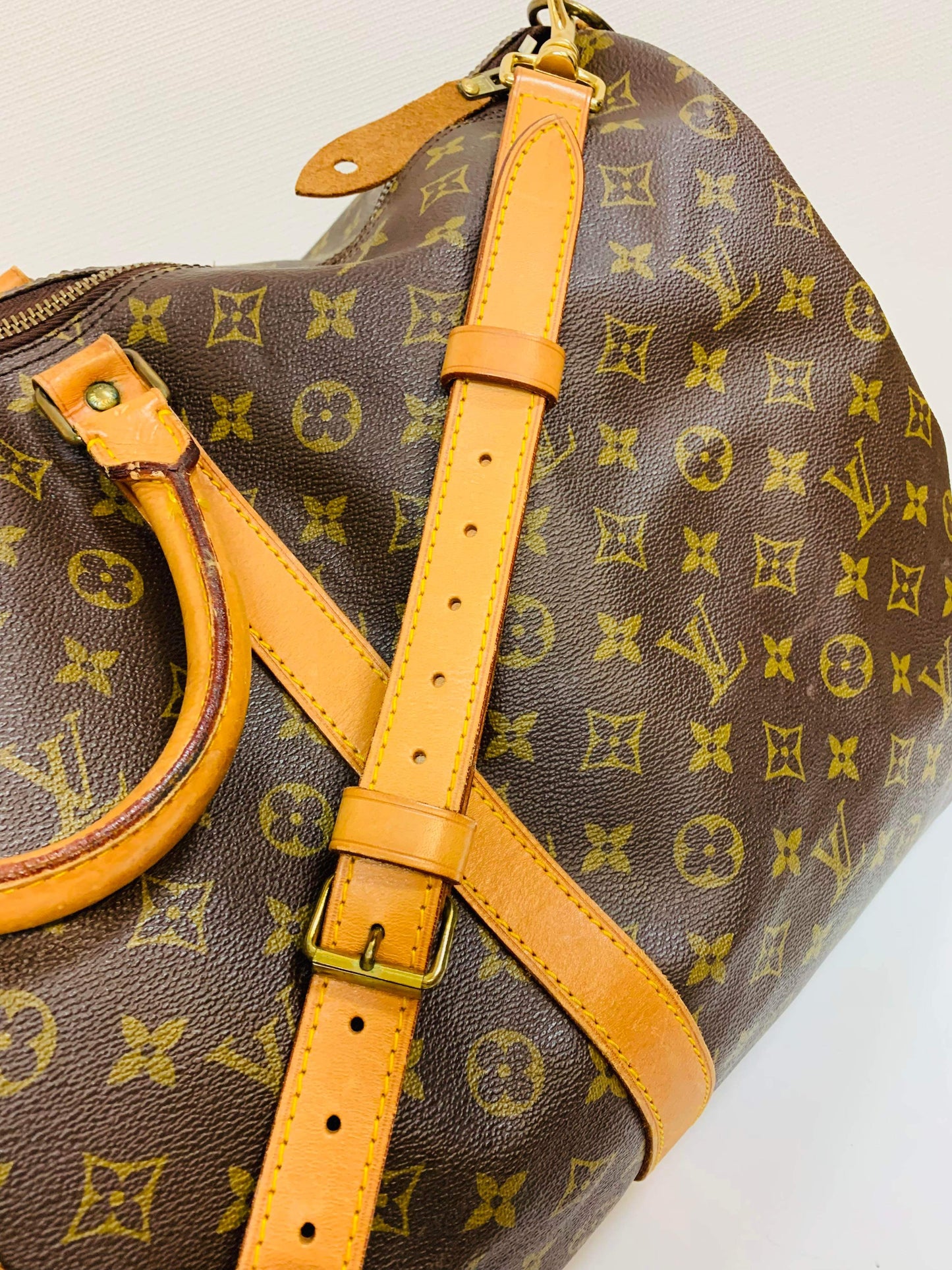 USED LOUIS VUITTON KEEPAL BANDOULIERE 60