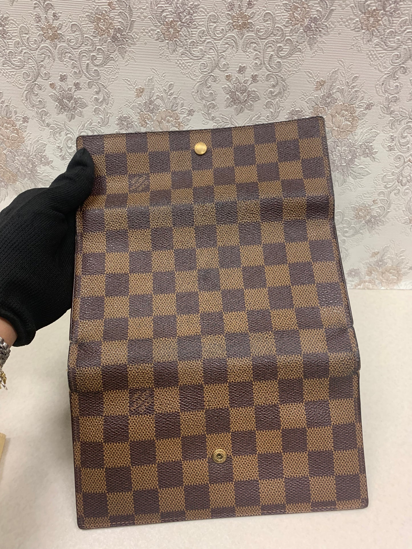 Louis Vuitton Damier Ebene International Tri-Fold Wallet