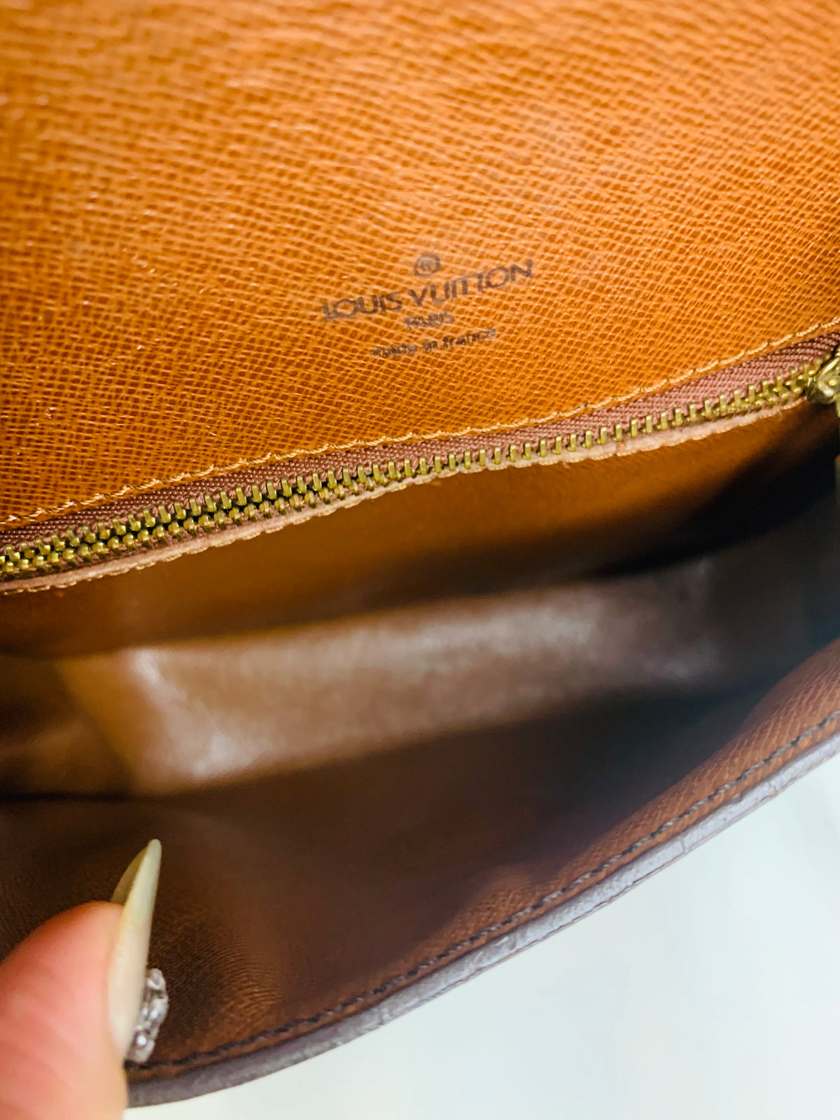 LOUIS VUITTON