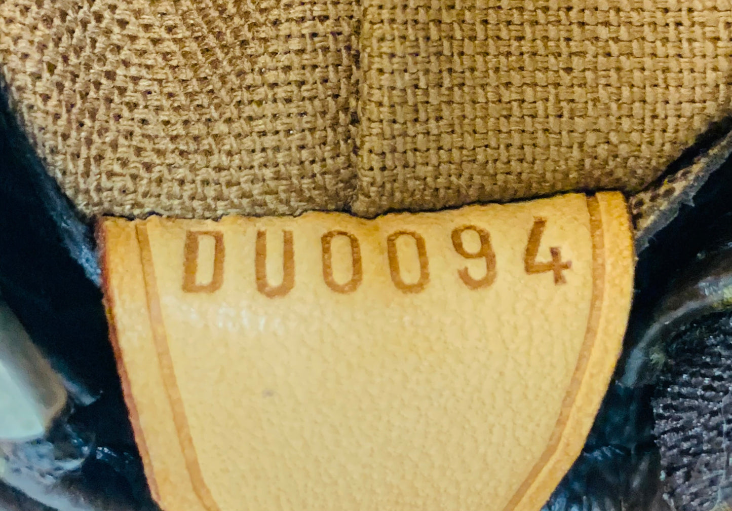 LOUIS VUITTON CABAS MEZZO TOTE BAG