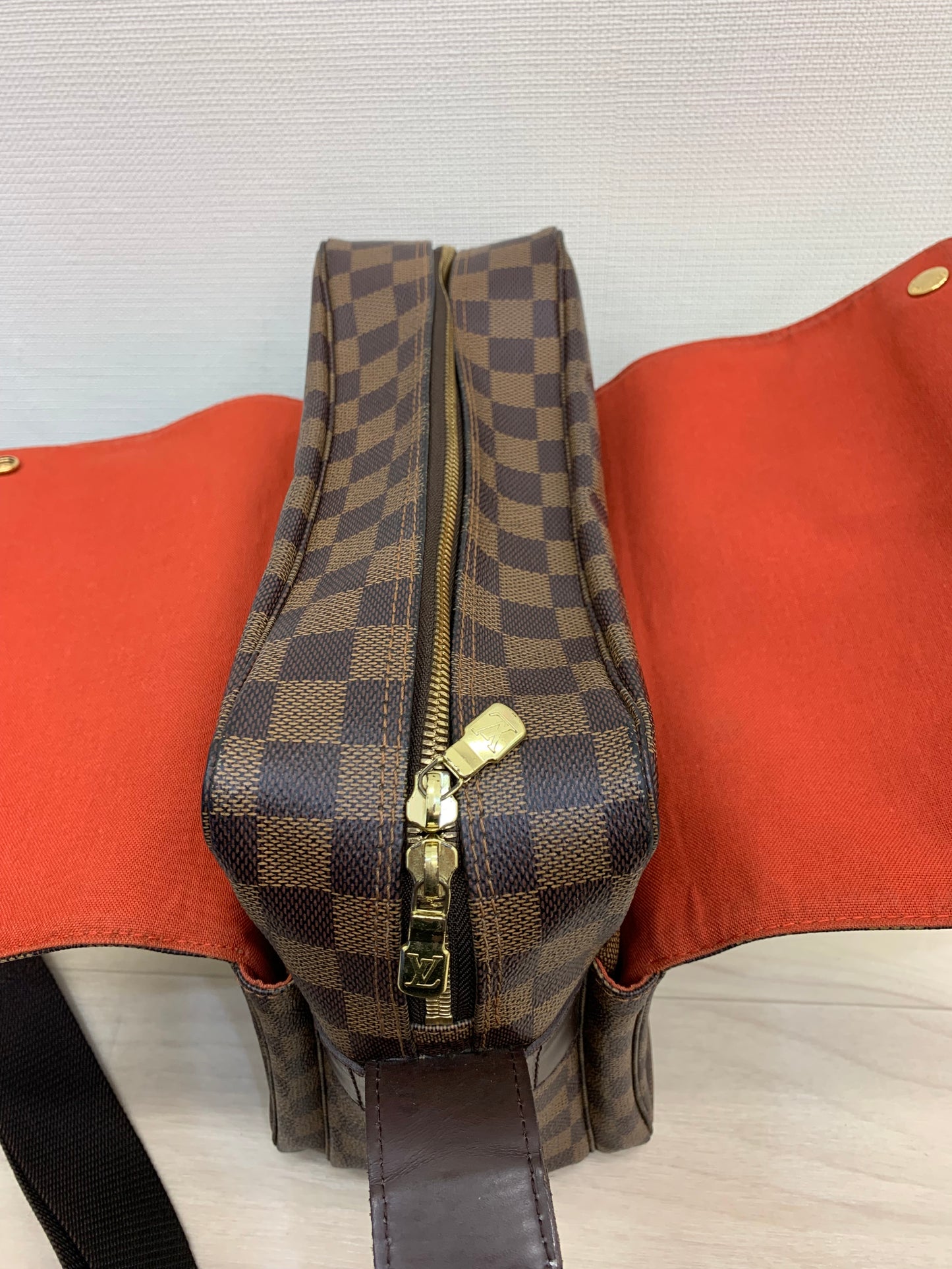 Louis Vuitton Damier Ébène Naviglio messenger bag