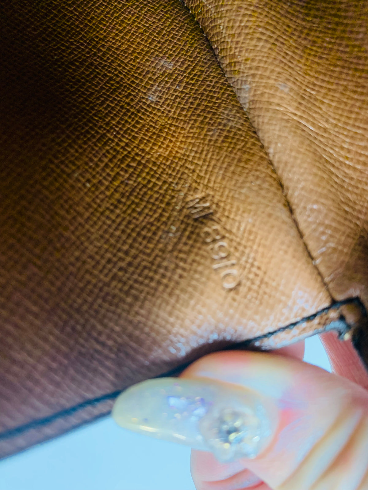LOUIS VUITTON