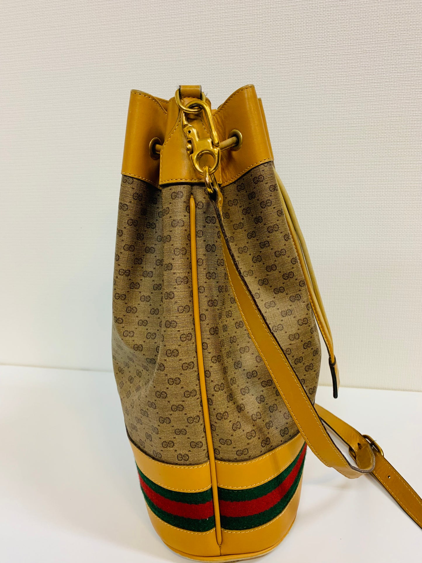 USED VINTAGE GUCCI SHERRY LINE BUCKET shoulder bag