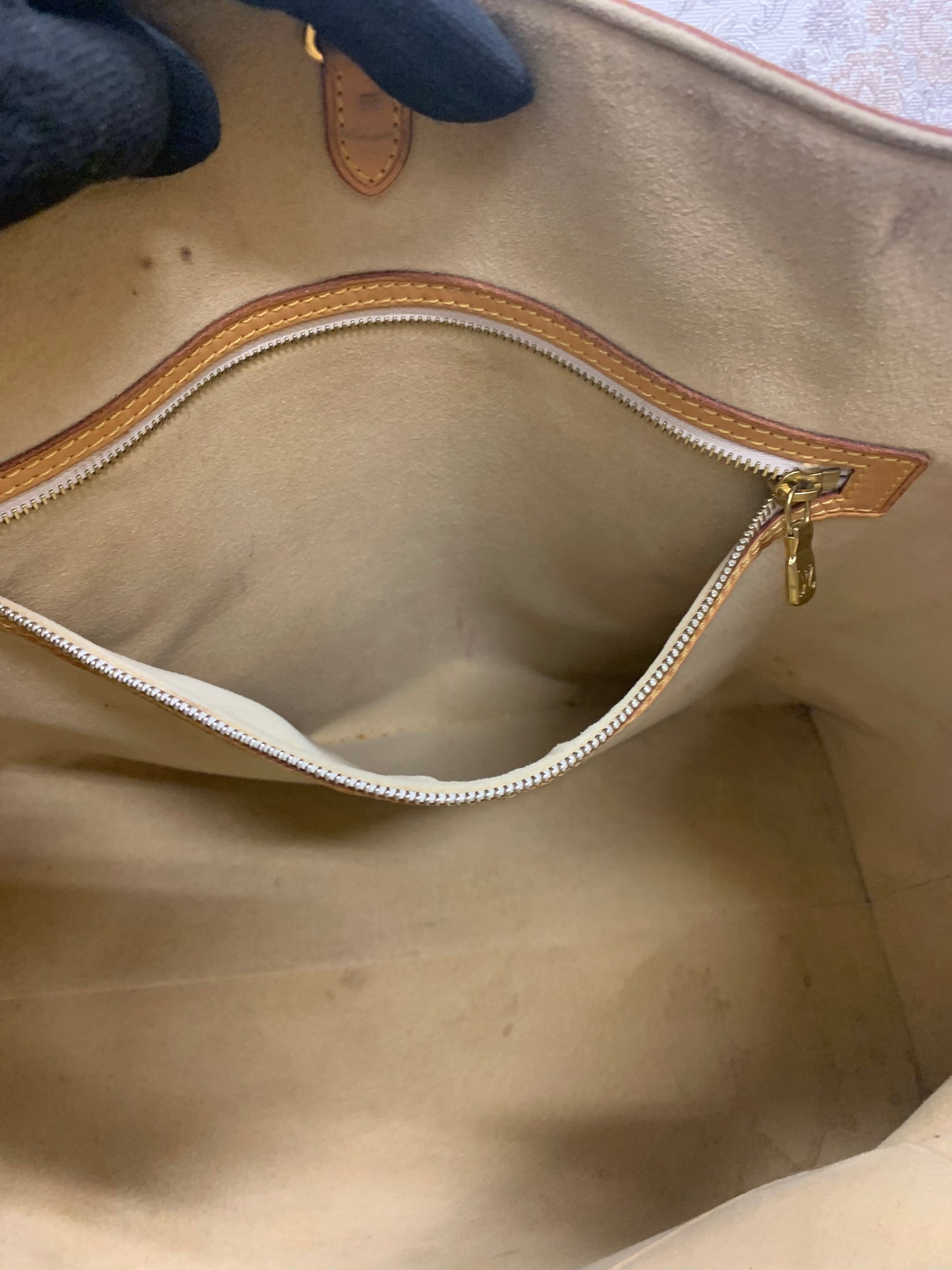 Louis Vuitton Damier Azur Hampstead MM Tote Bag