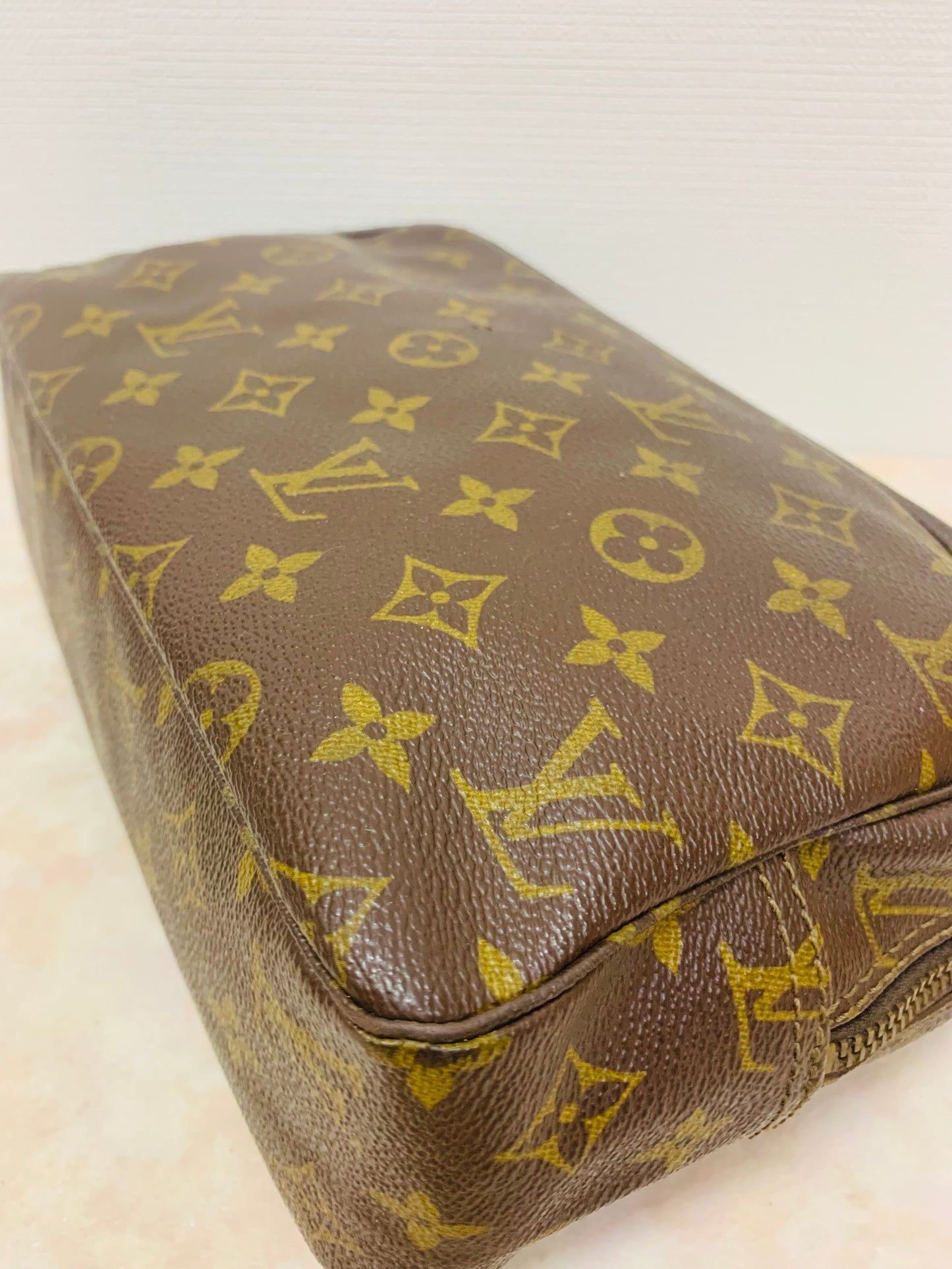 LOUIS VUITTON TROUSSE 28