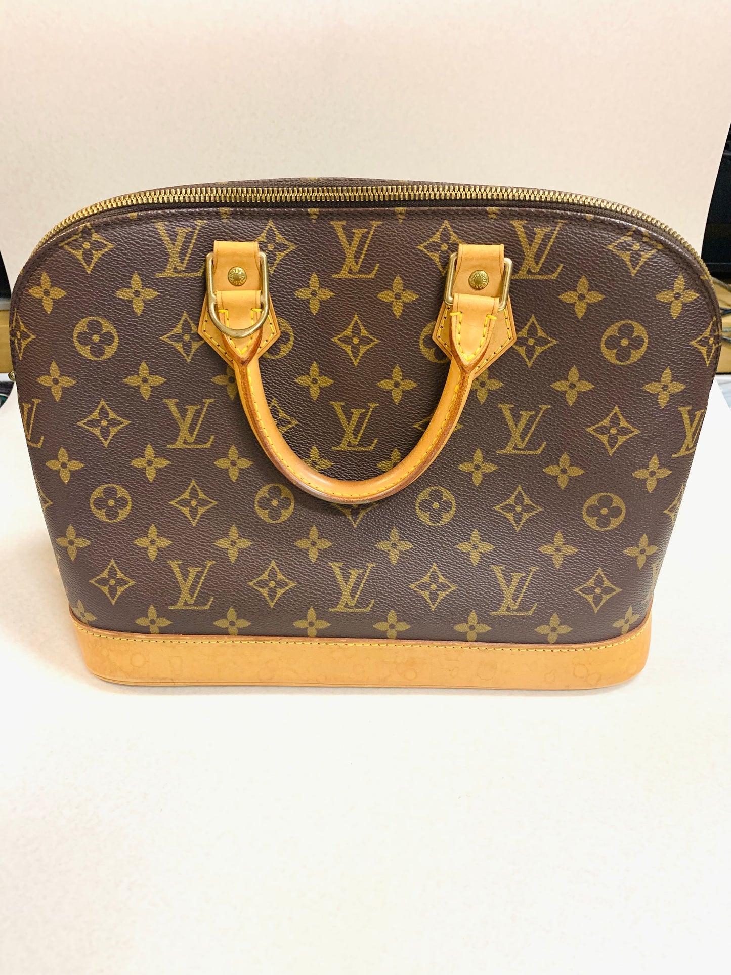 LOUIS VUITTON Monogram Alma PM