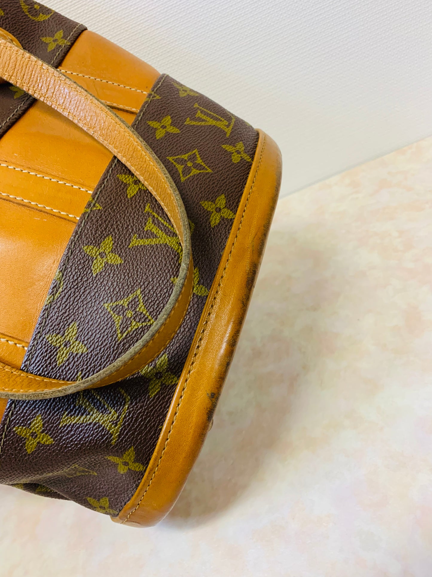 LOUIS VUITTON Bucket PM French Company