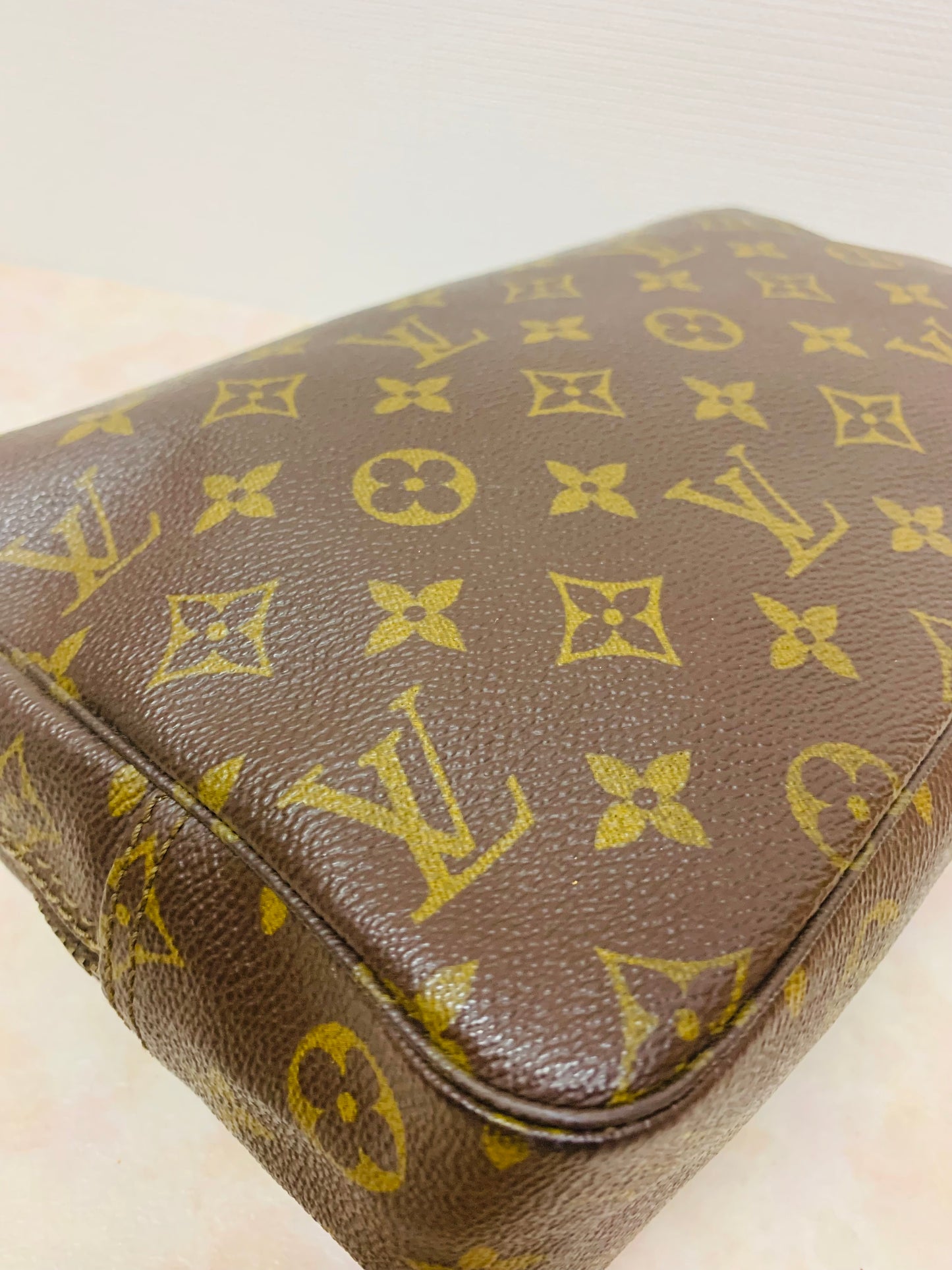 LOUIS VUITTON TROUSSE 28